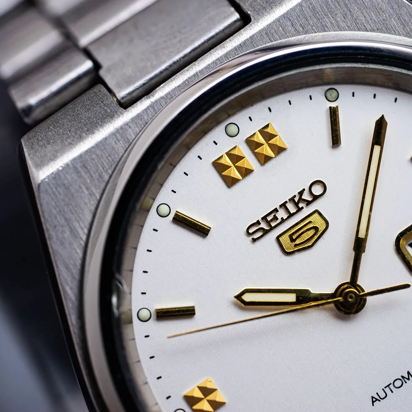 Vintage Seiko 5 7s26 0520 – dial close-up