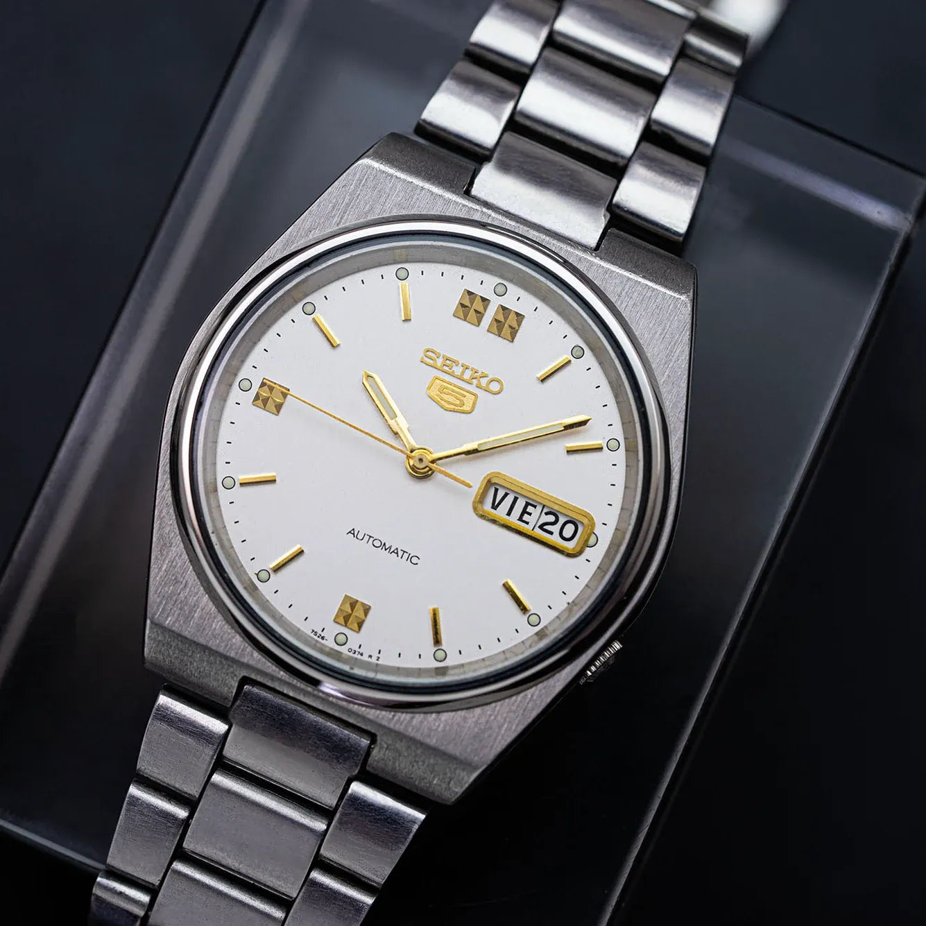 Vintage Seiko 5 7s26 0520 – front view