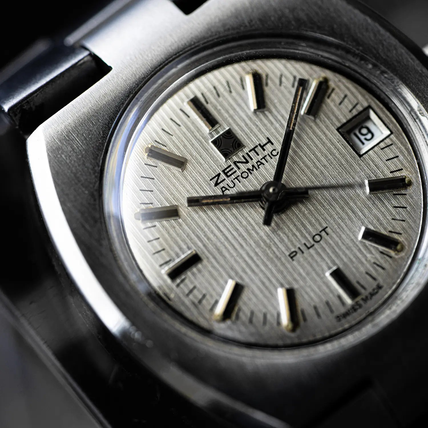Zenith Pilot Cal. 48.5 Eta 2671 Ref. 01.0010.487 close-up shot of the dial