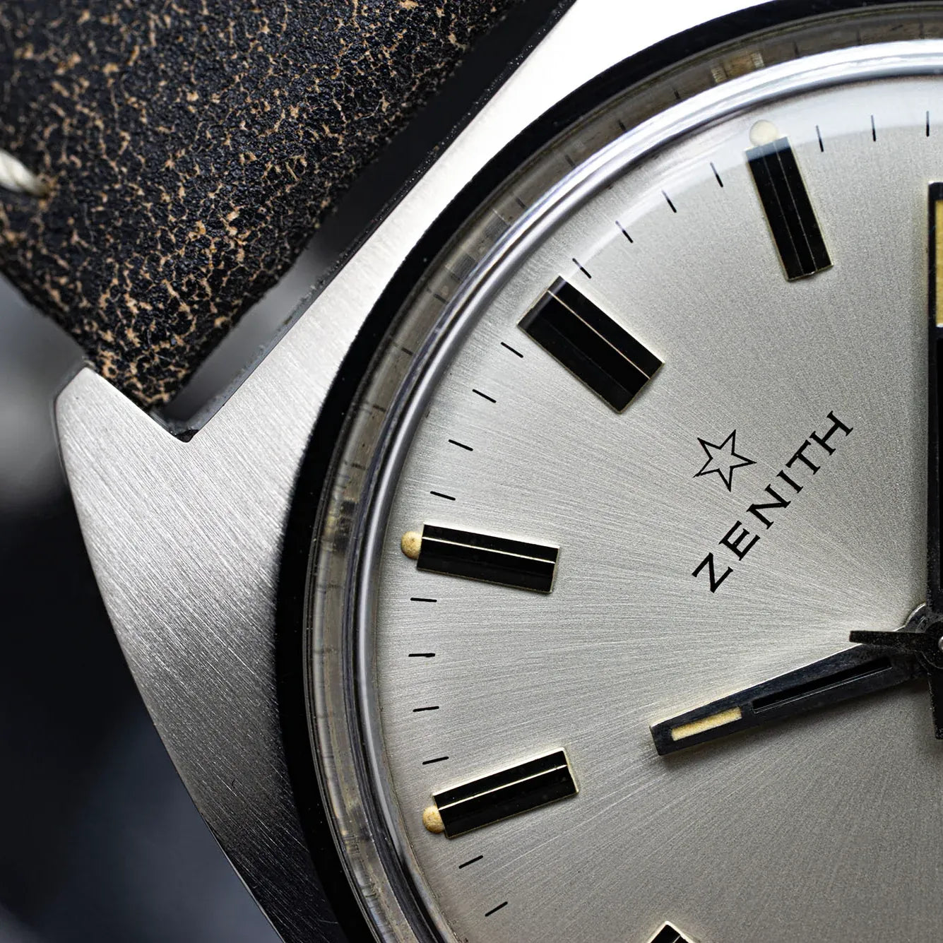 Zenith Sporto Cal. 2562 C – side view