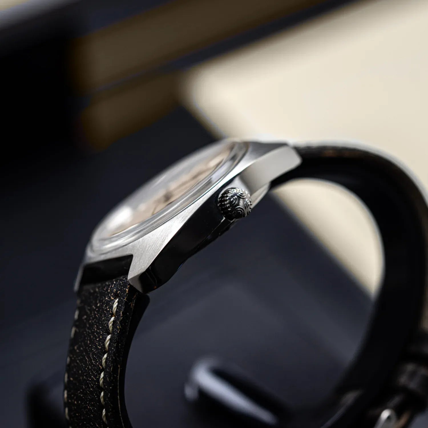 Zenith Vintage Men's Watch Ref. 01.1291.360, Cal. 2572 – side view alternative angle