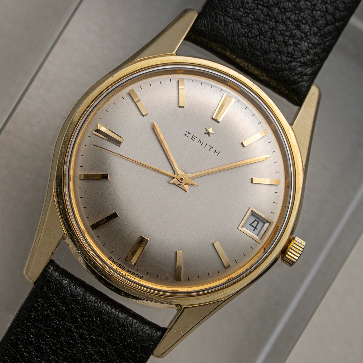 Zenith, Cal. 2532C, Men’s Manual Wind Vintage Watch, 1966 close-up