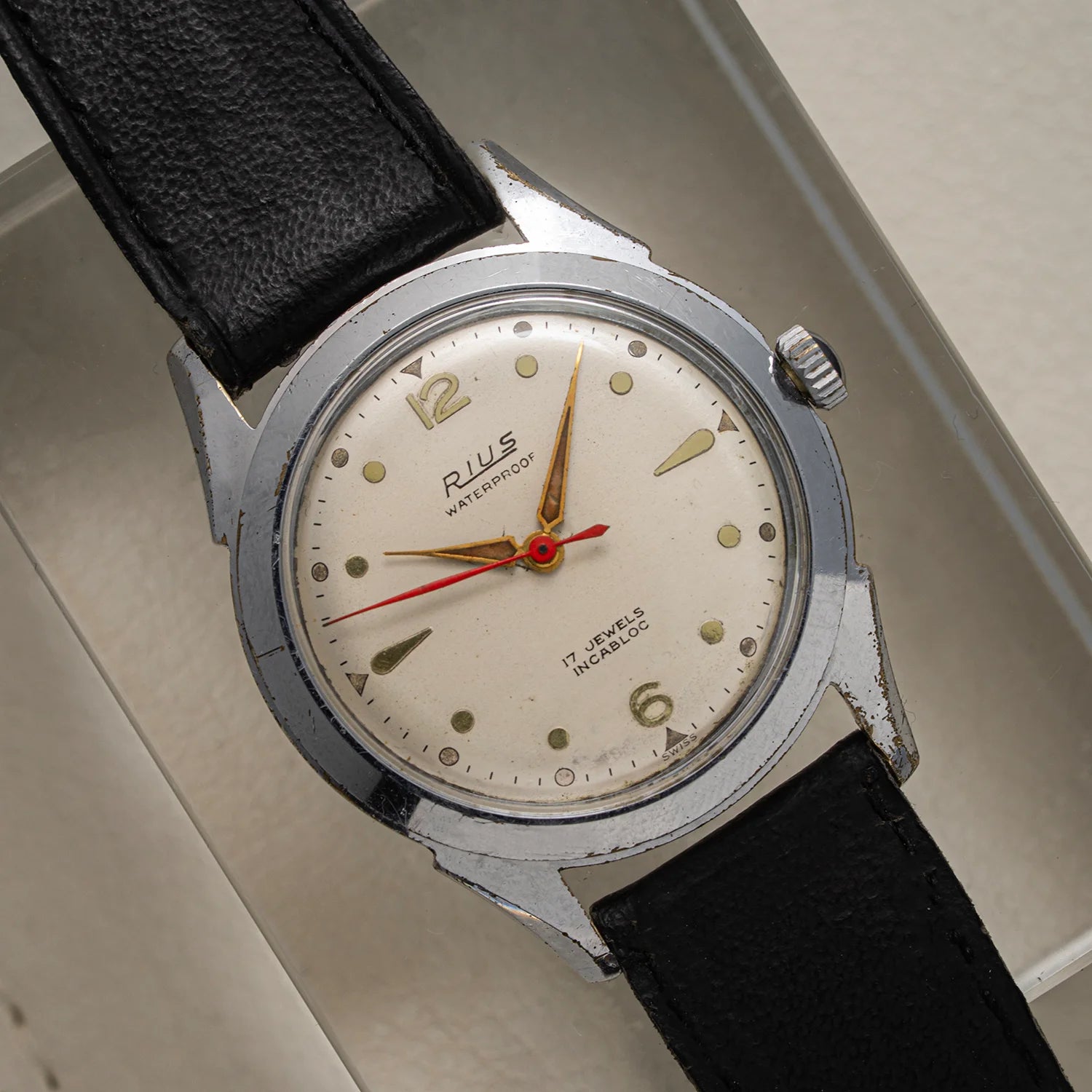 Rius Men’s Manual Wind Vintage Watch