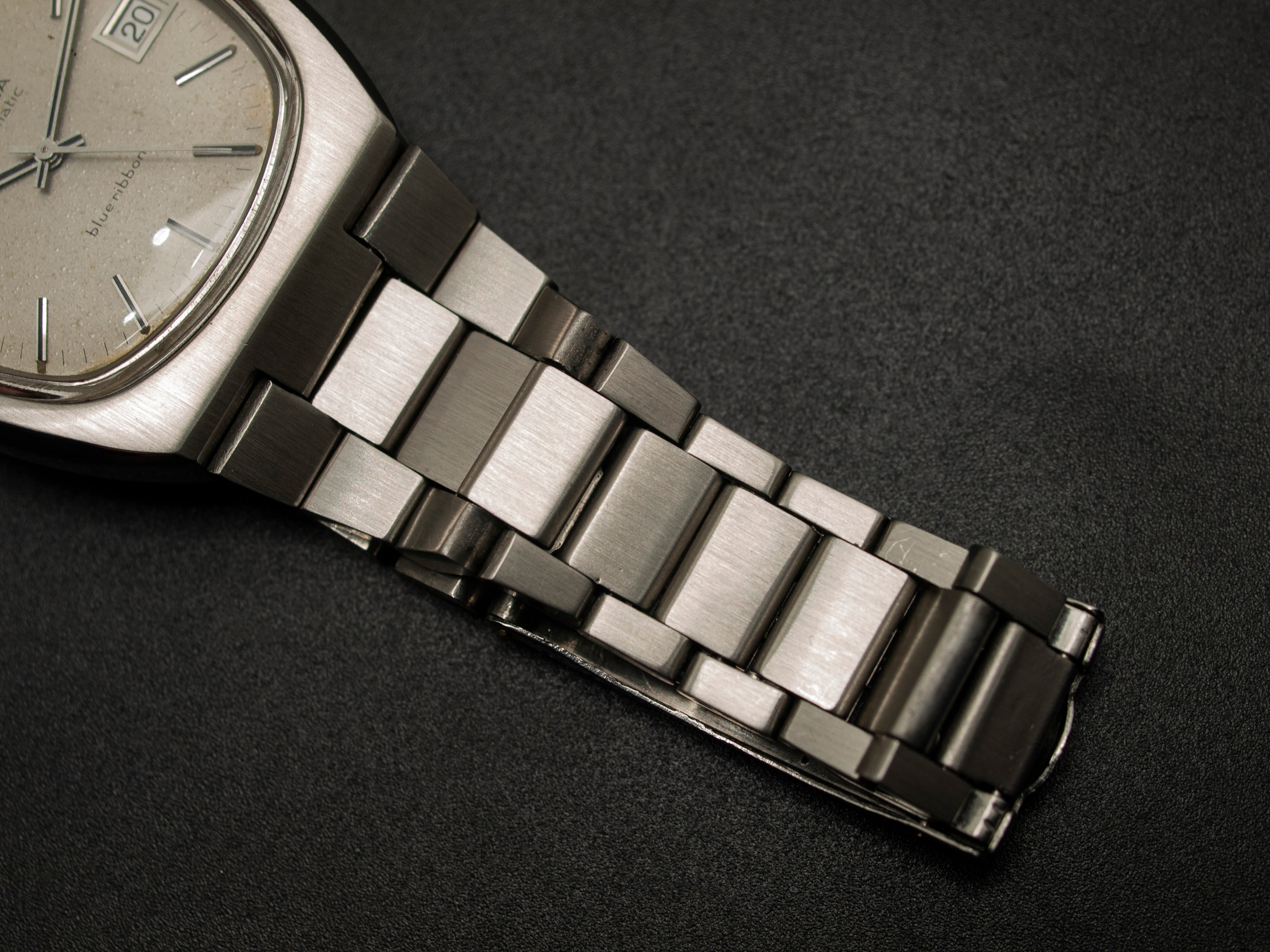 Certina Blue Ribbon Automatic Cal. 25-651 – side view