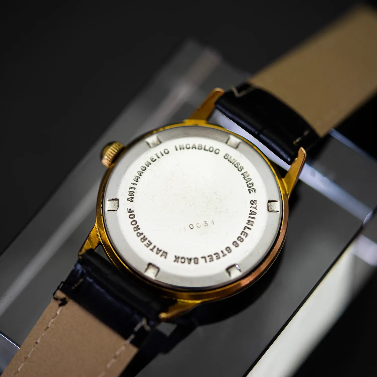 Avia Gold Plated Men's Dress Watch – side view
