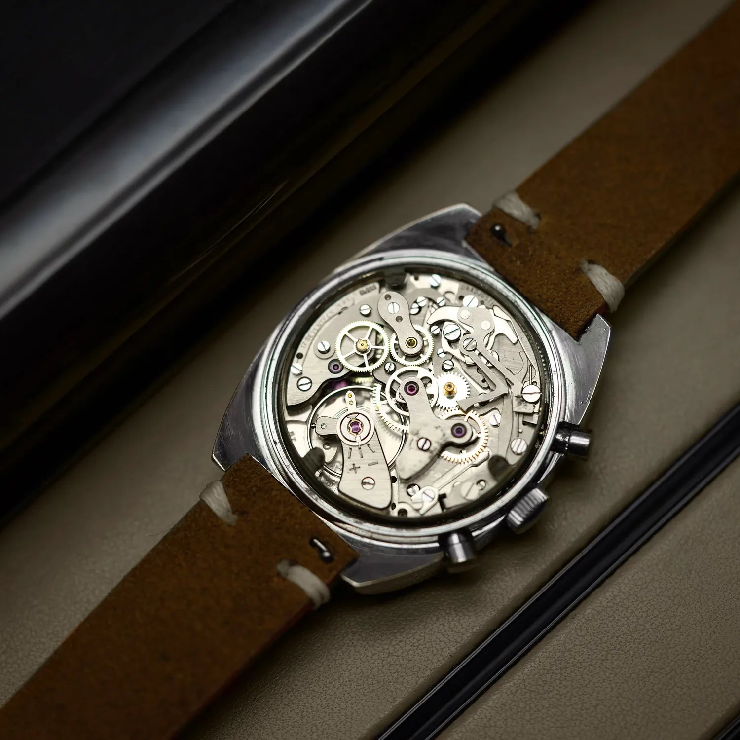 BWC Vintage Chronograph Cal. Landeron 187 – side view alternative angle