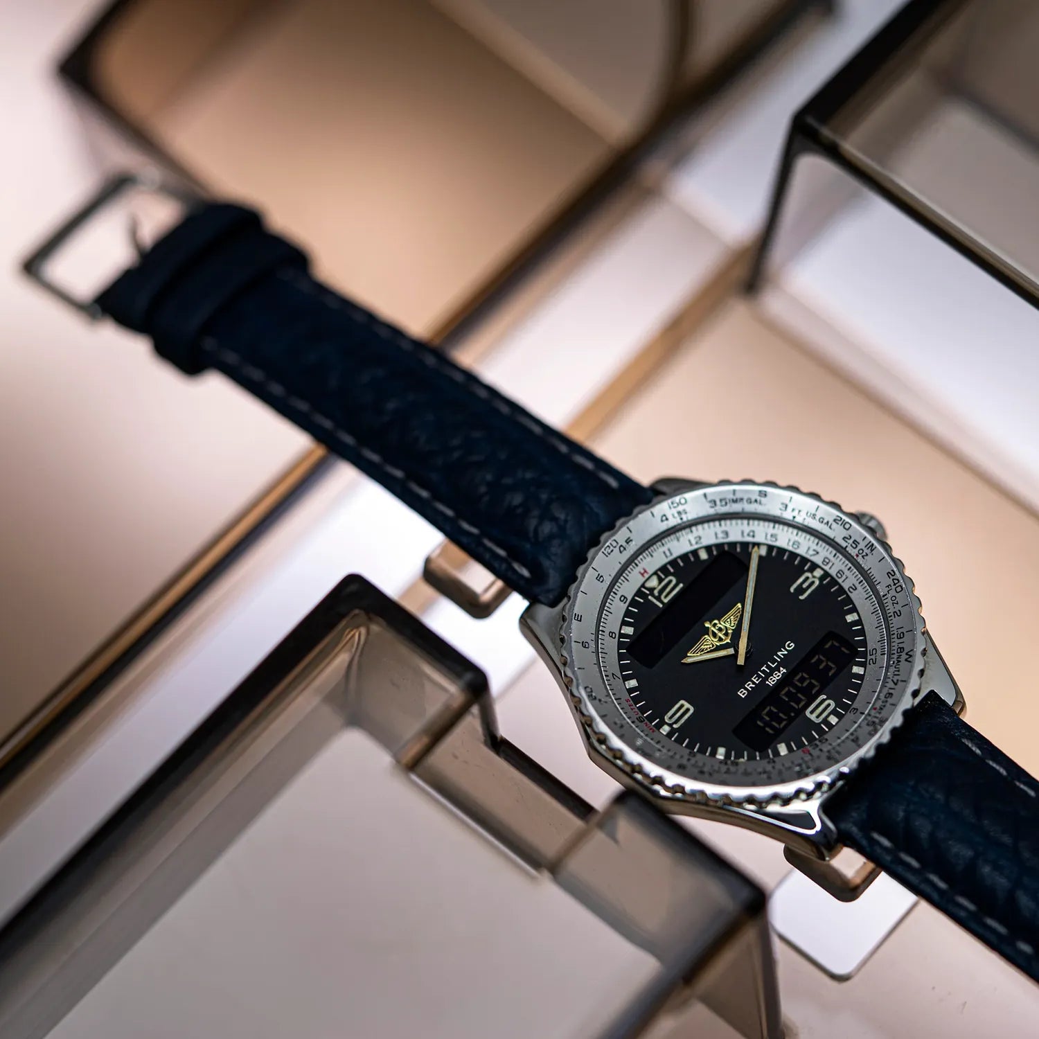 Breitling Chronospace A56012 – side view