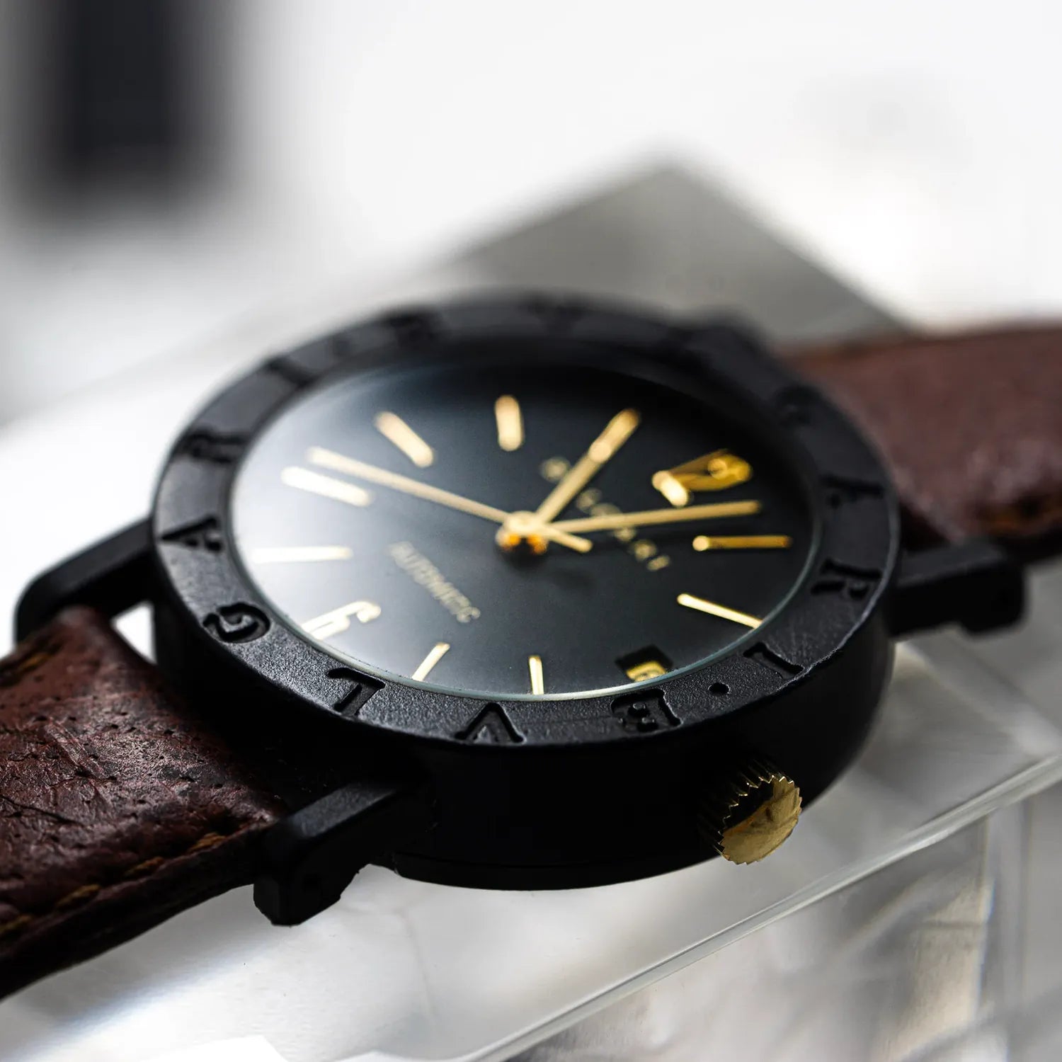 Bvlgari Carbon Gold – movement close-up