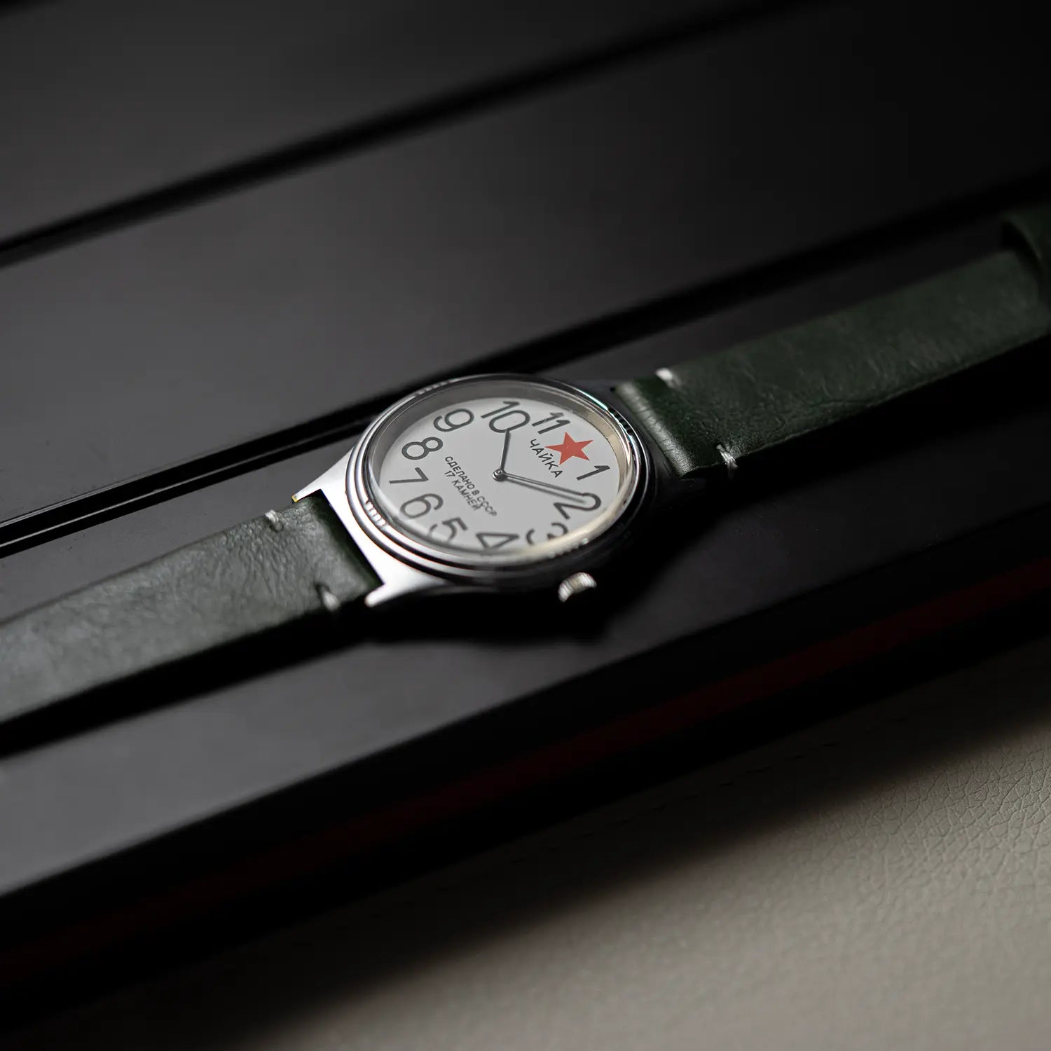 Caika Big Numerals crown