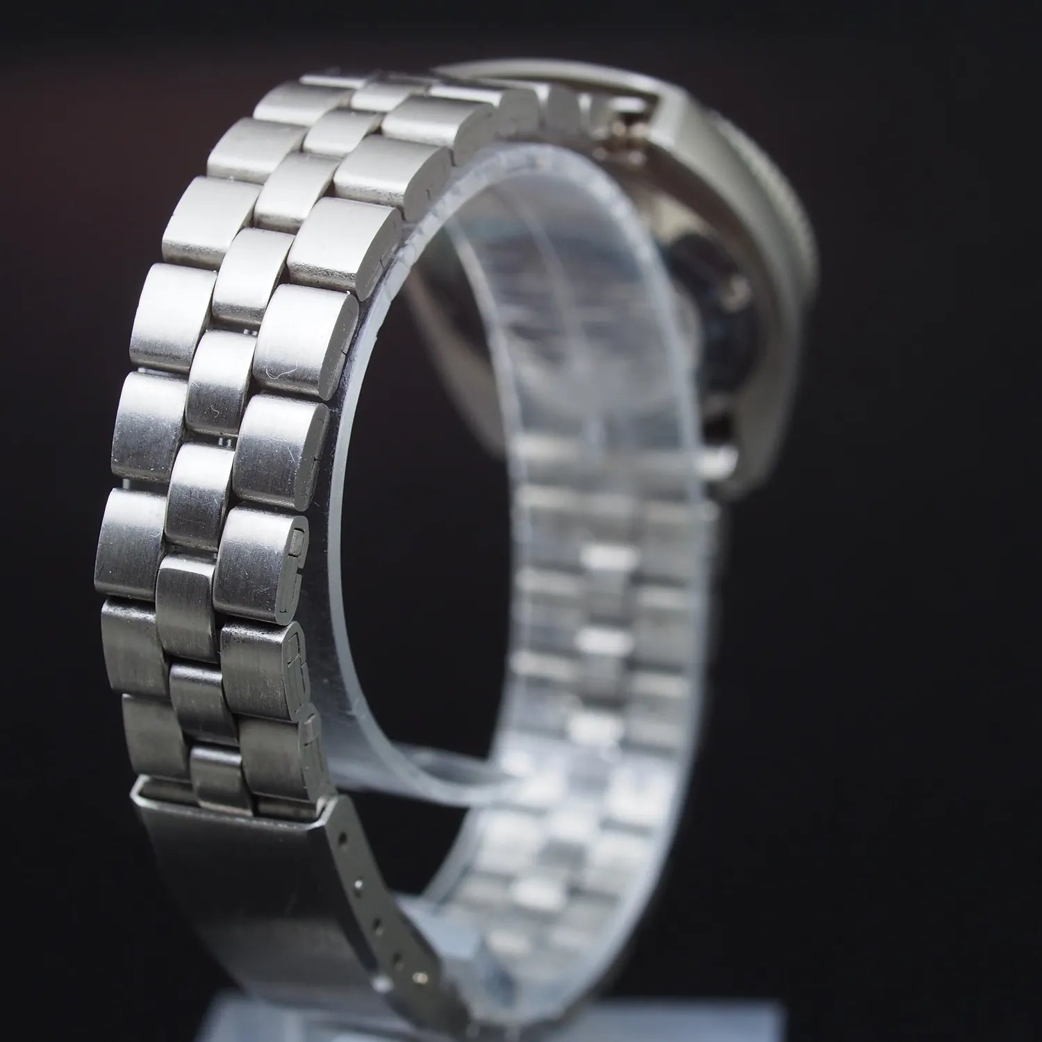 Caravelle Super Waterproof Diver Automatic – back case