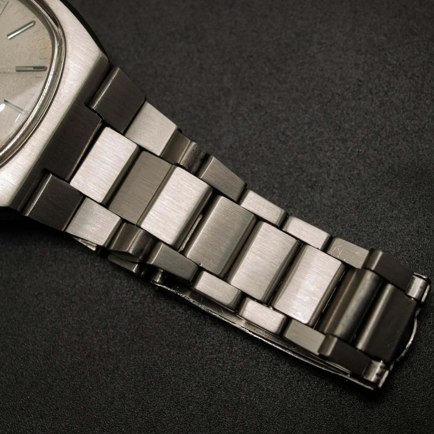 Certina Blue Ribbon, Cal. 25-651 – side view