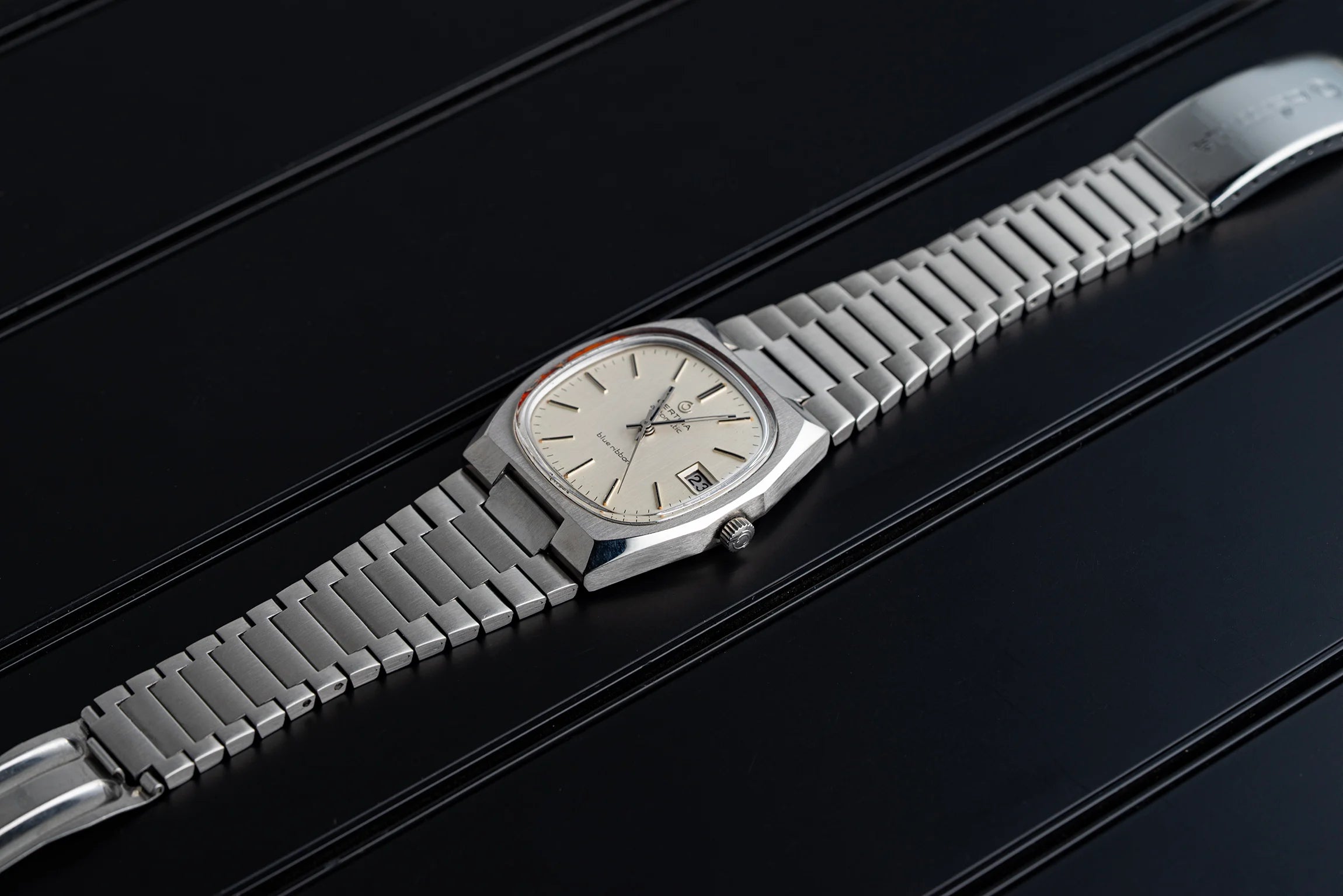 Certina Blue Ribbon Cal. 25-651 Vintage Automatic Watch Crown