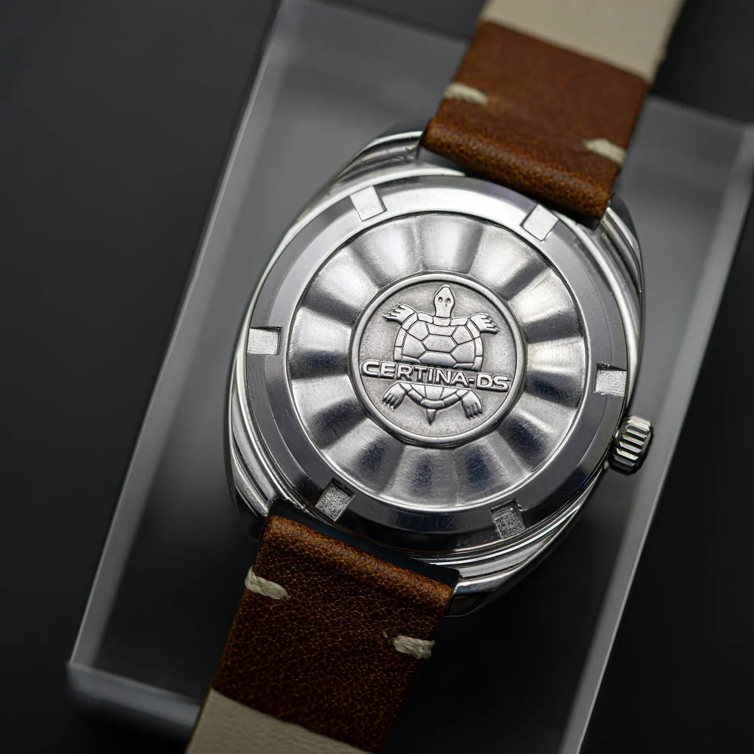 Certina DS-2 Automatic, Ref. 5801 300N, Cal. 25-651 – dial close-up