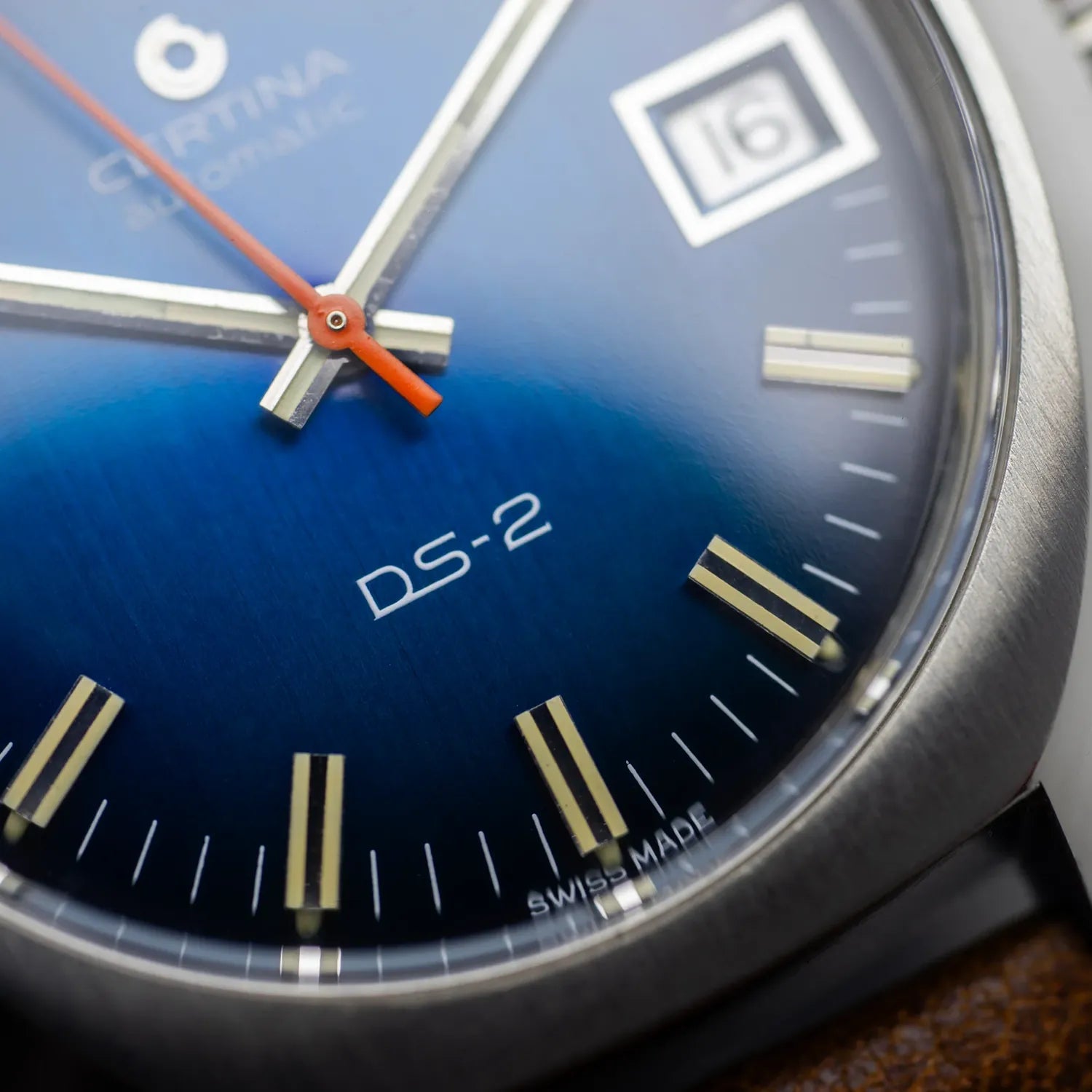 Certina DS-2 Automatic, Ref. 5801 300N, Cal. 25-651 – side view alternative angle