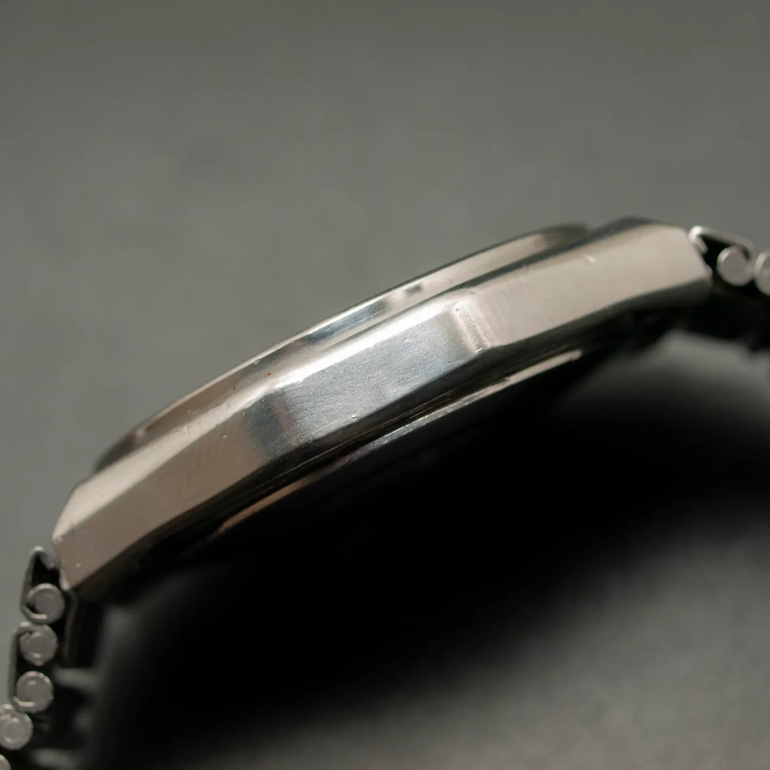 Certina Ref. 186.1500.41 – side view alternative angle