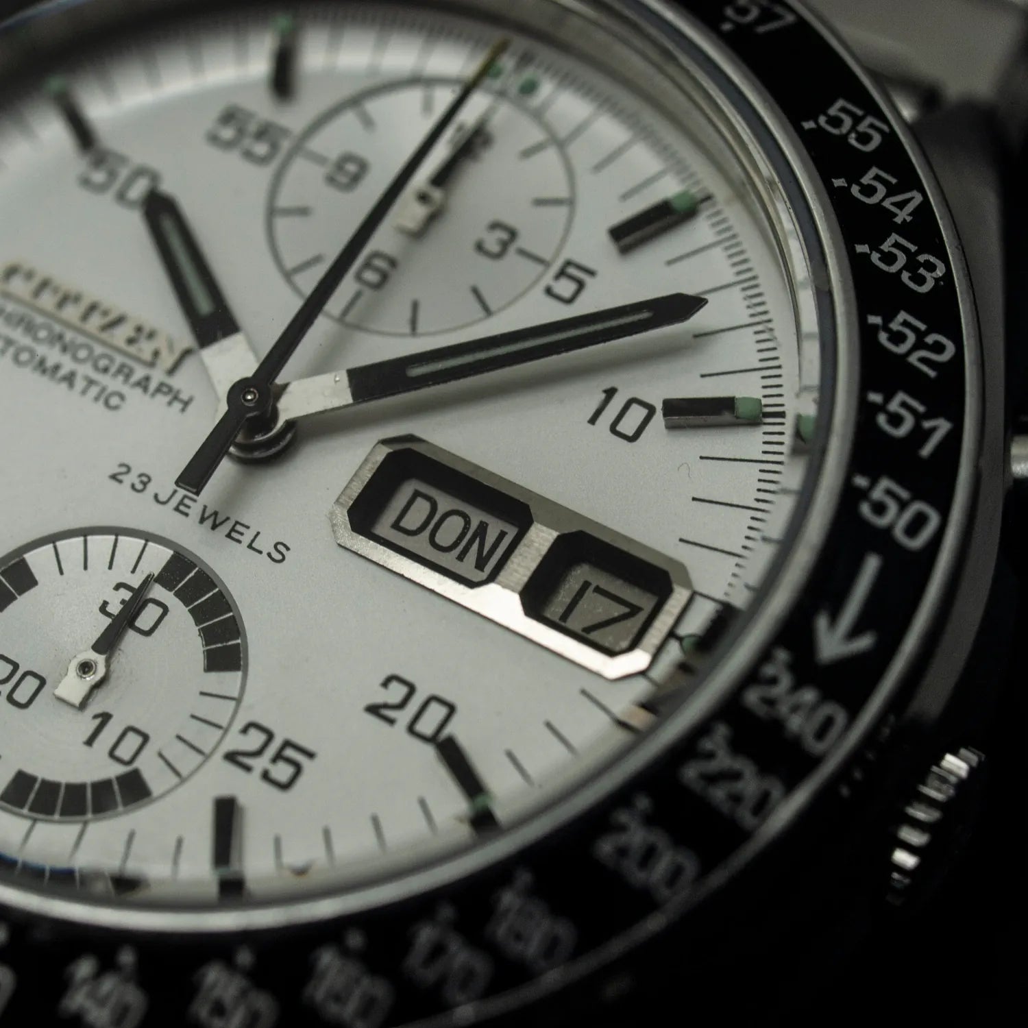Citizen Chronograph Speedy Ref. 67-9313, Cal. 8110A – dial close-up