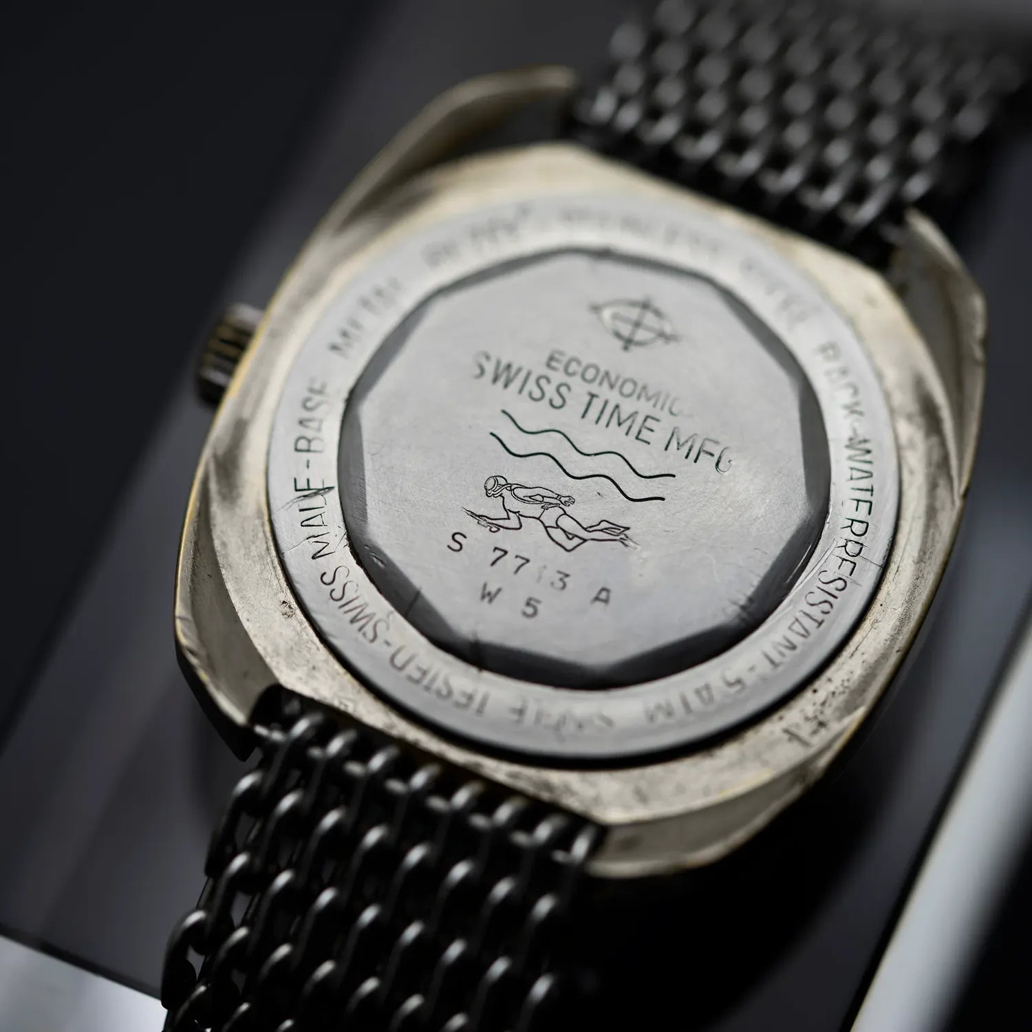 Continental Diver S77 Automatic – movement close-up