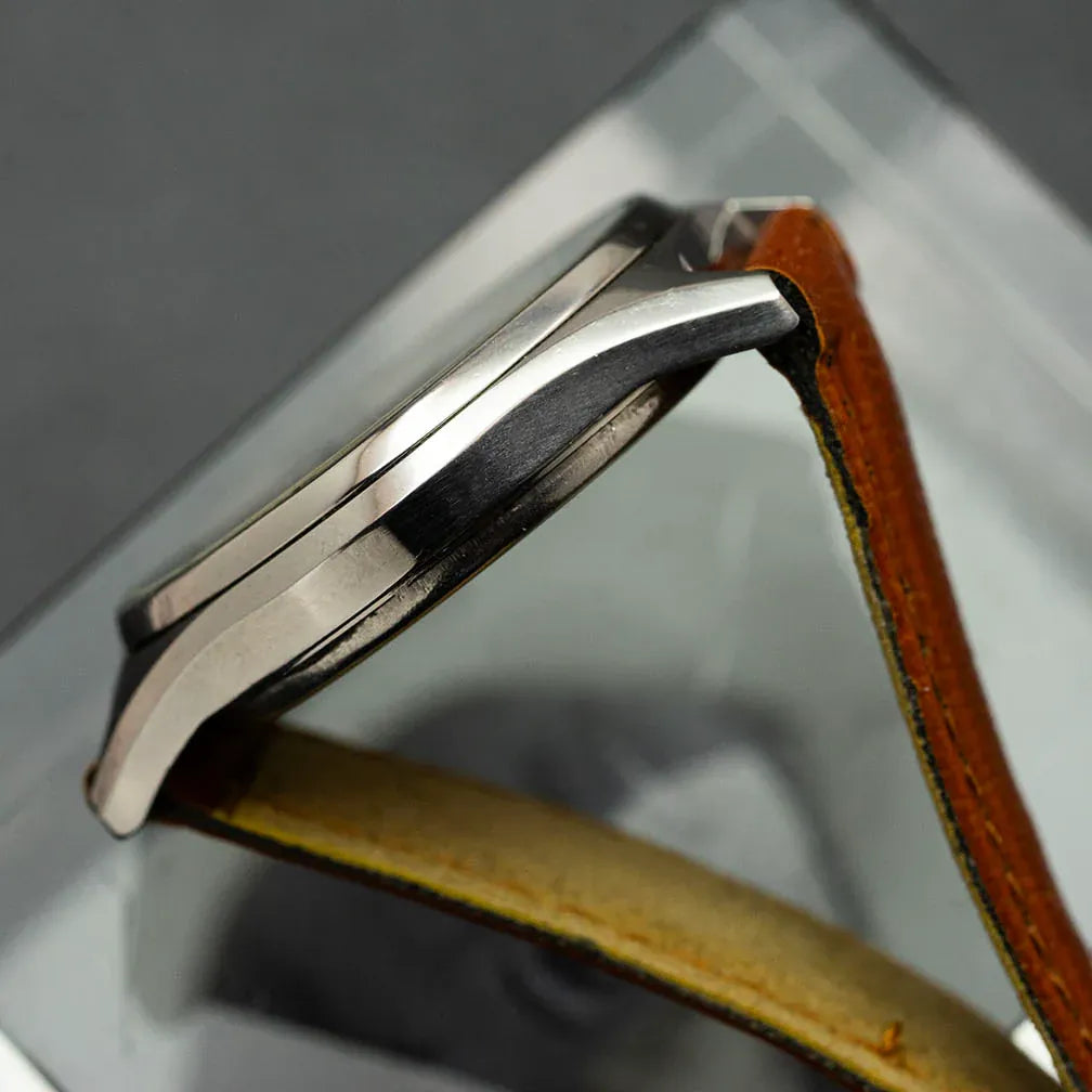 Cortebert Quartz – side view alternative angle
