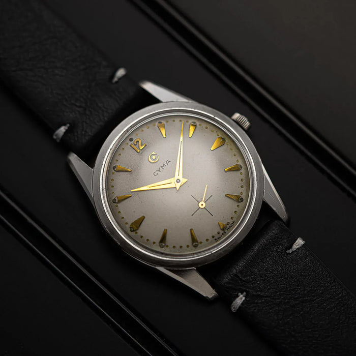 Cyma Ref. 25678  Cal. R.458 Vintage Men's Watch From 1950s – front view