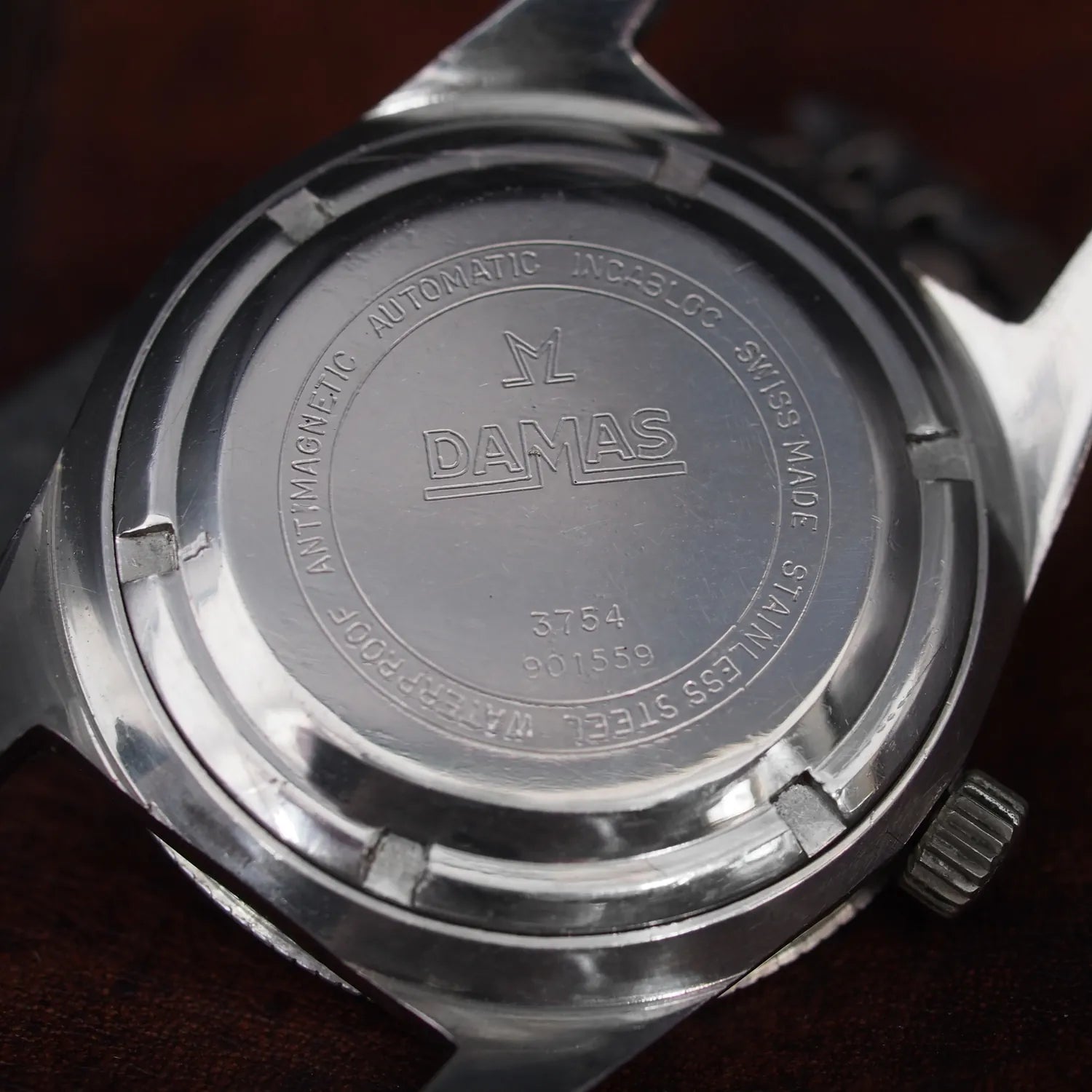 Damas Marinograf Vintage Diver Ref. 3754 – side view