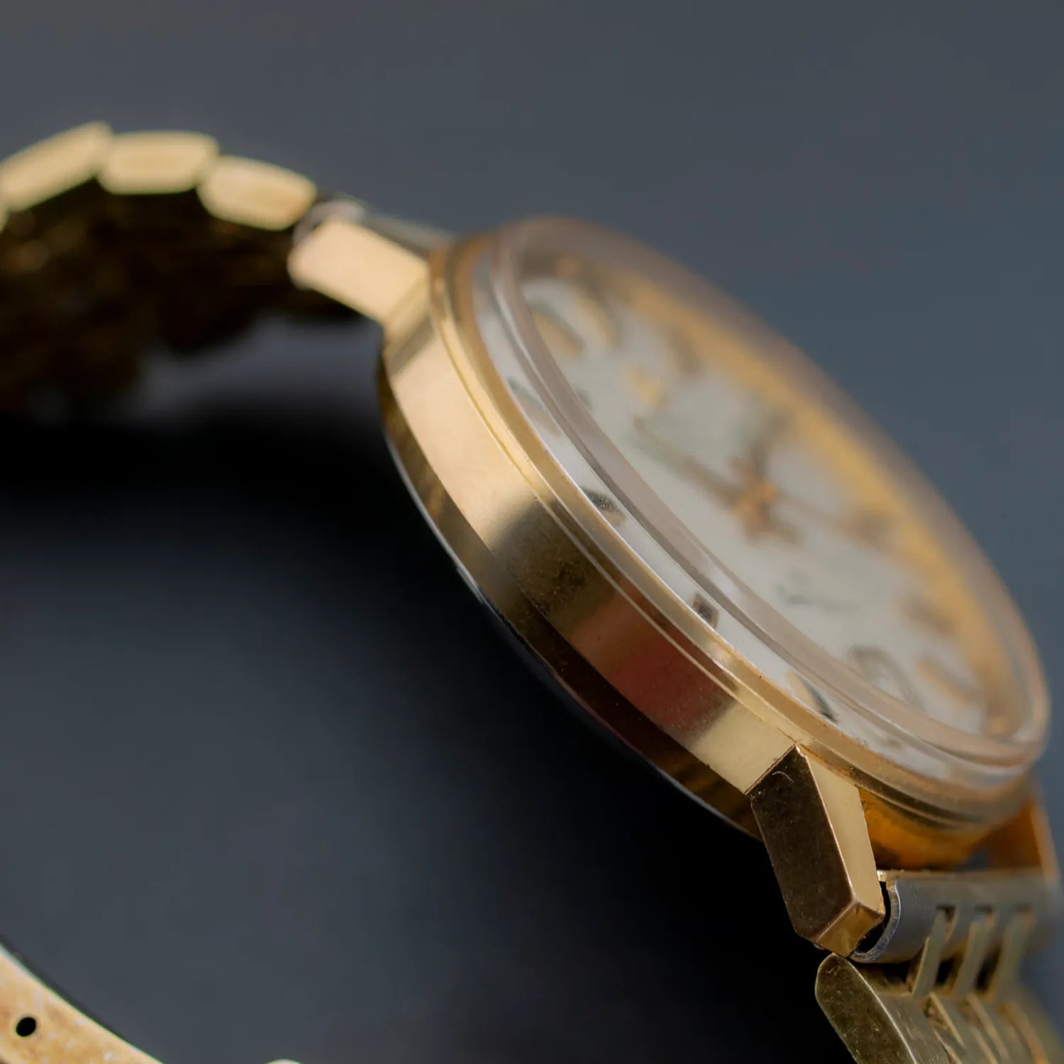 Darwil Automatic Gold Spring Ref. 1150 – movement close-up