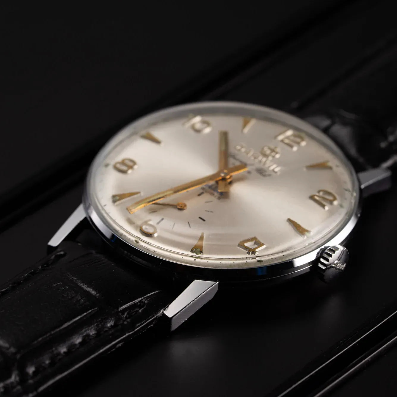 Darwil Luxe, Cal. UT 6325, Vintage Men's Dress Watch – movement close-up