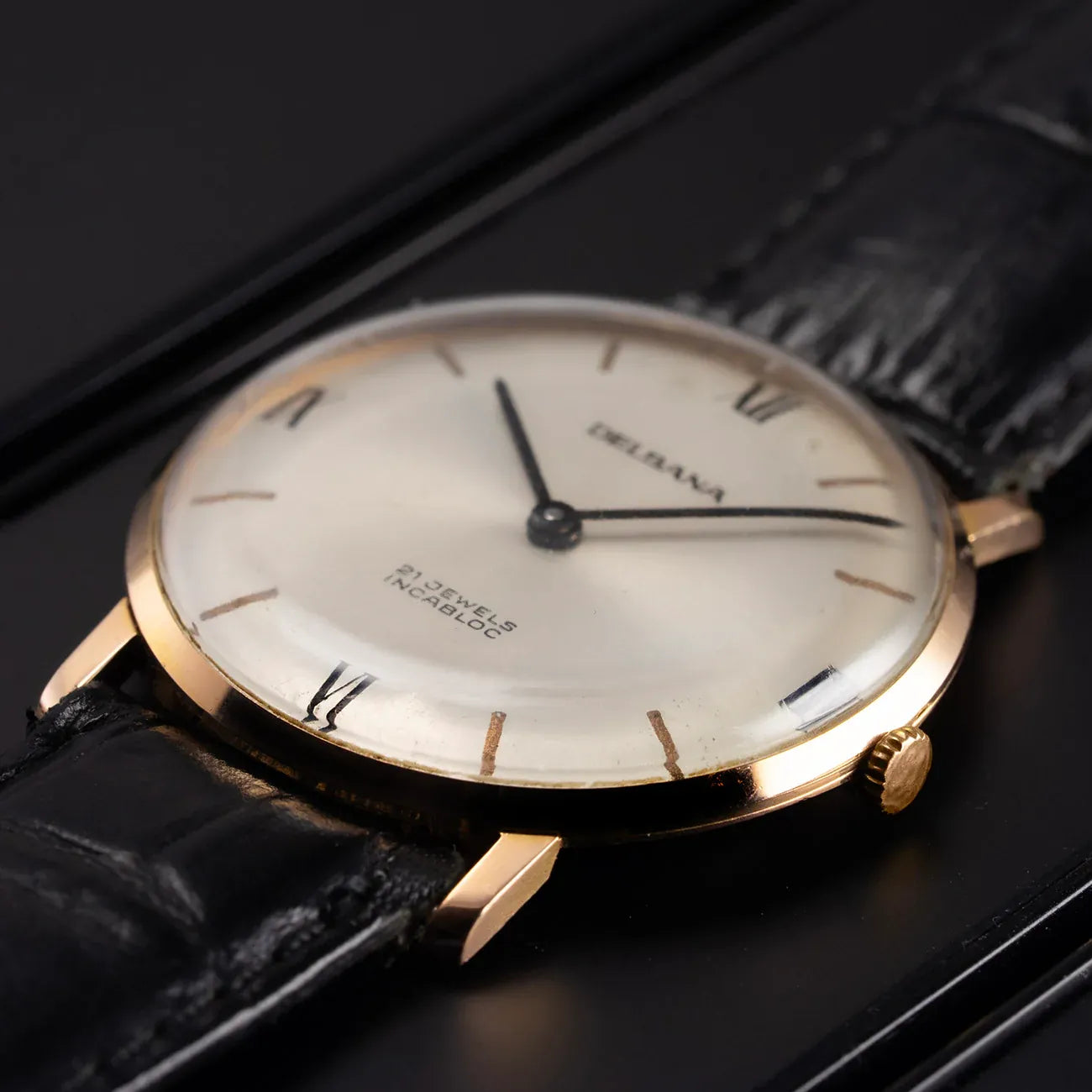 Delbana Peseux 320 – side view alternative angle