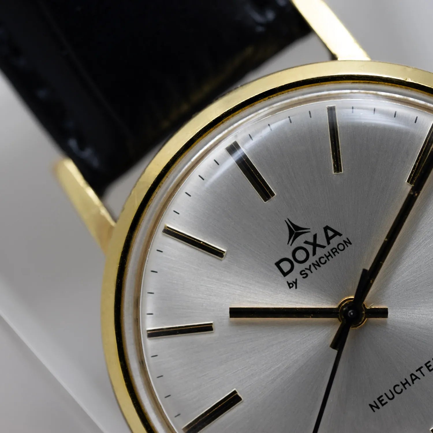 Doxa By Synchron Neuchatel Ref. 53.001.41 – dial close-up