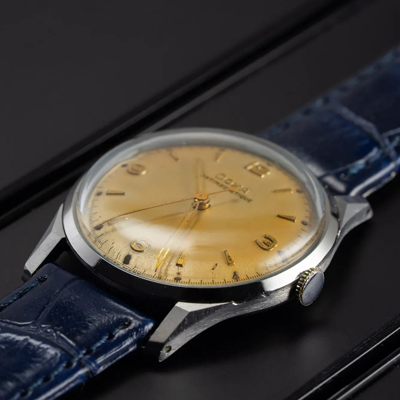 Doxa Cal. 1147 Vintage Men's Watch From 1948 – side view
