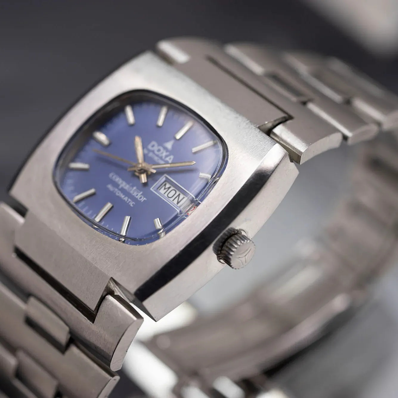 Doxa Conquistador Automatic Synchron 565 – side view
