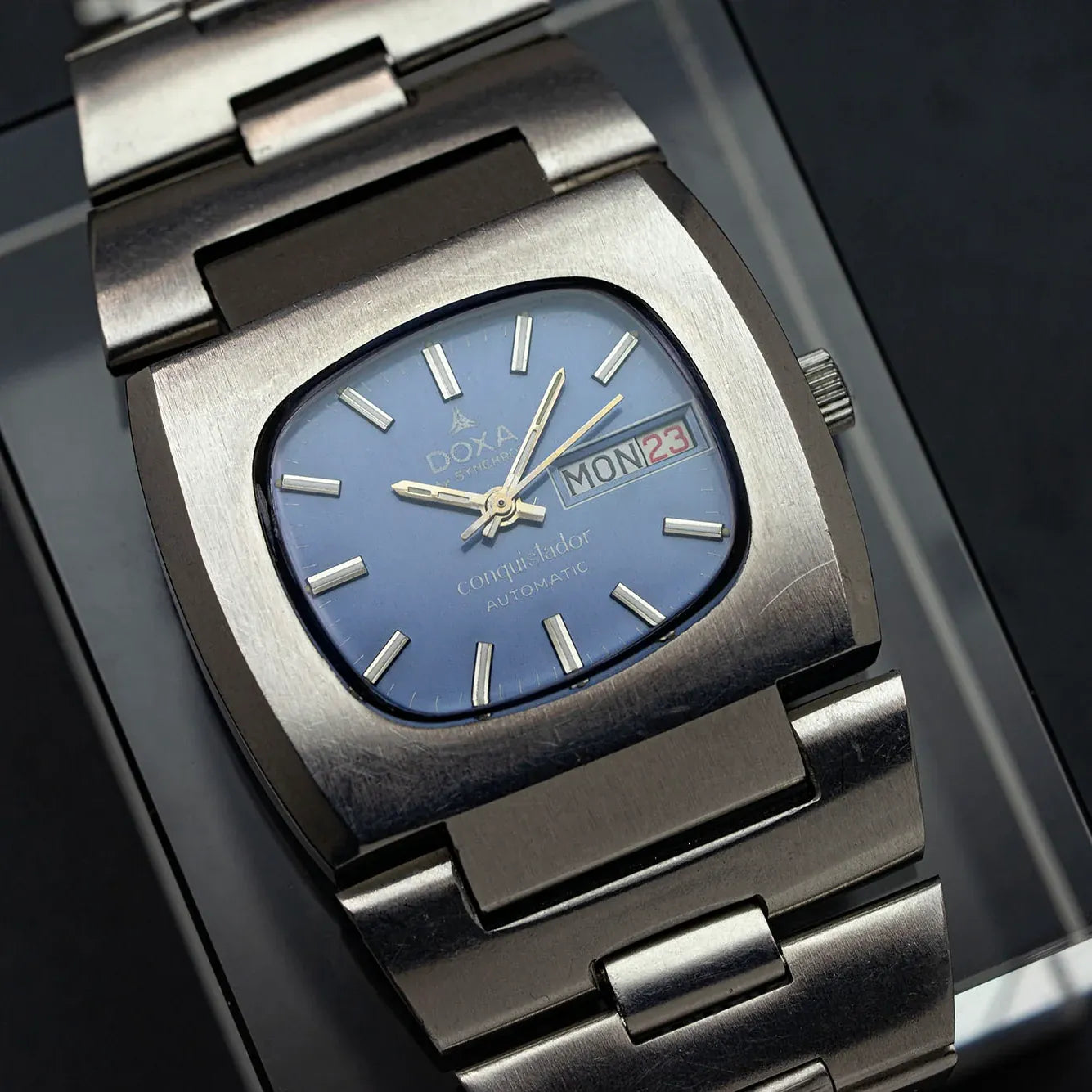Doxa Conquistador Automatic Synchron 565 – front view