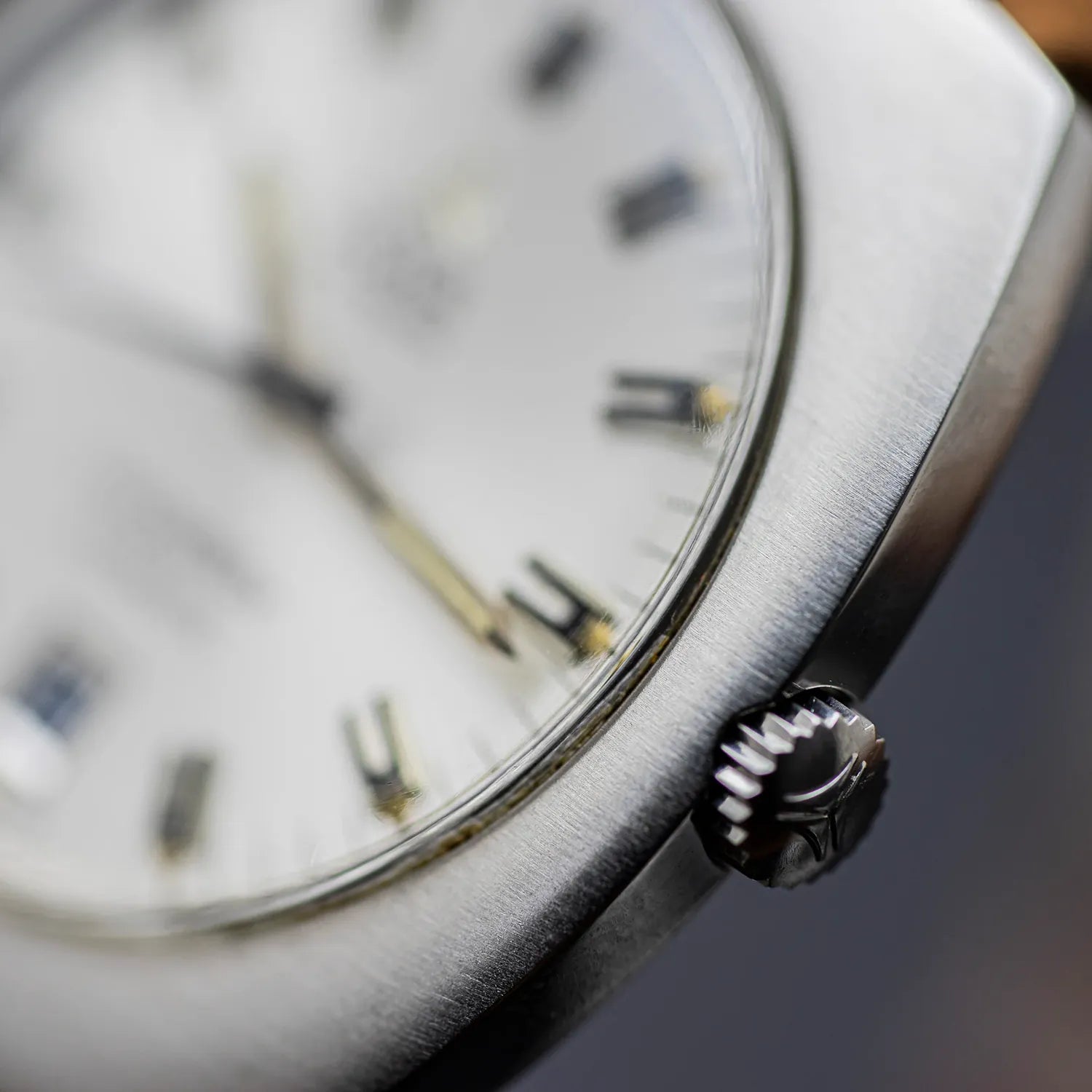 Doxa Conquistador Automatic – side view