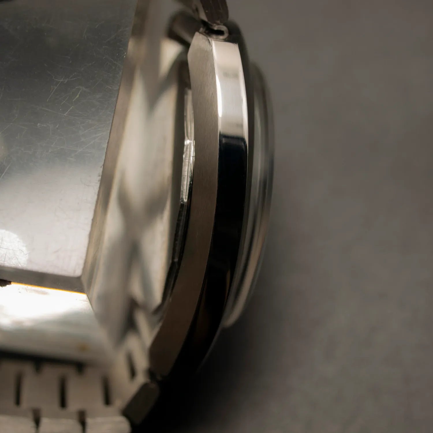 Doxa Conquistador Synchron Automatic – side view alternative angle