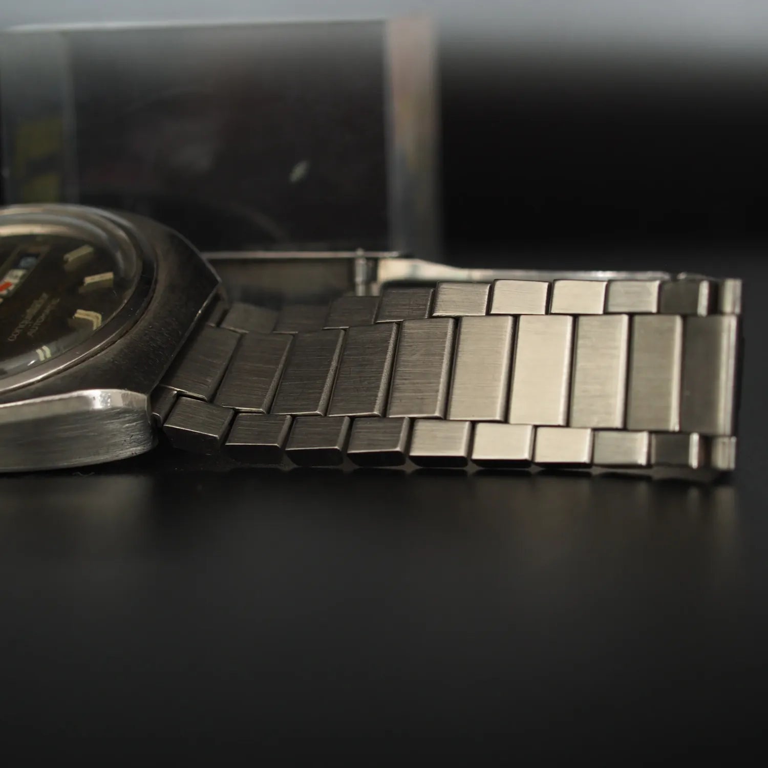 Doxa Conquistador Synchron Automatic, Ref. 34.064 – side view alternative angle