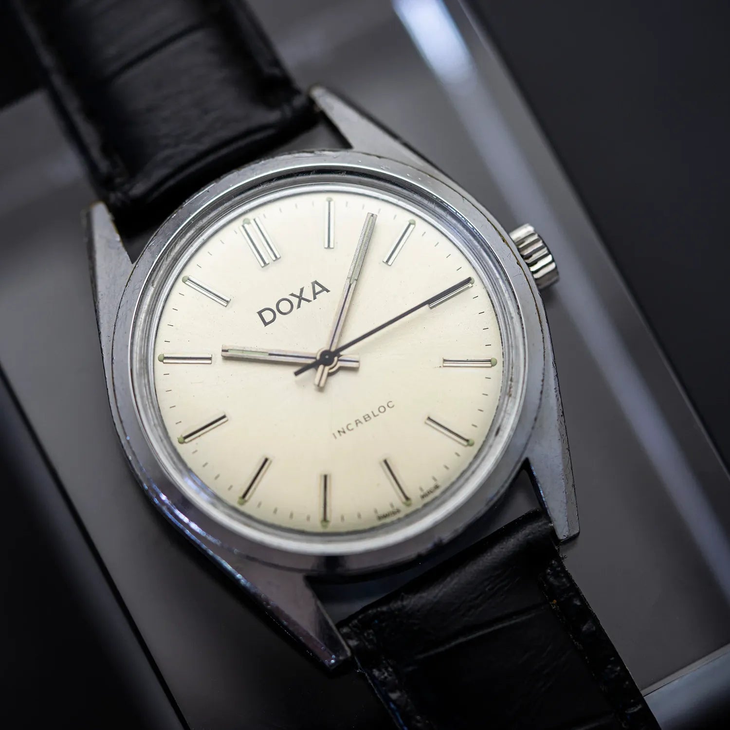 Doxa Incabloc Cal. Eta 2851 – front view