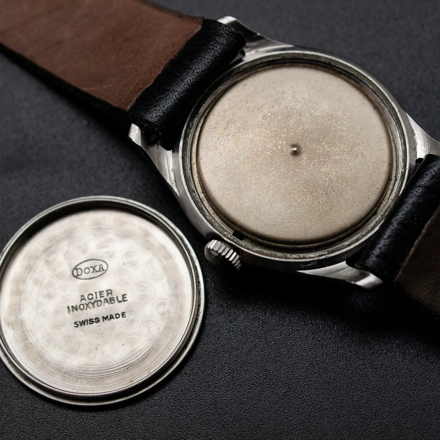 Doxa Military WW2, Stainless Steel Case – side view