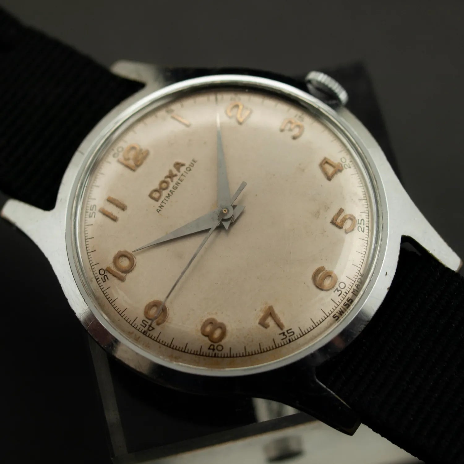 Doxa Oversize, Cal.1147 – front view