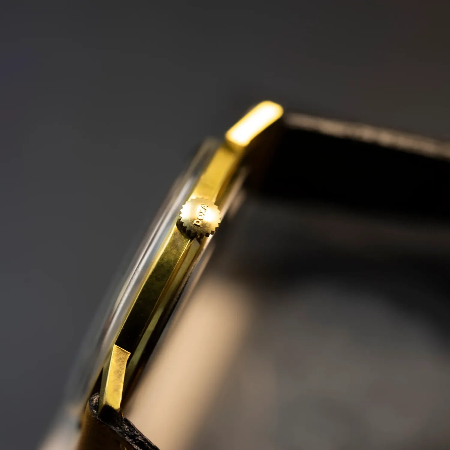 Doxa Synchron 40 Ref. 40.004.41 – side view
