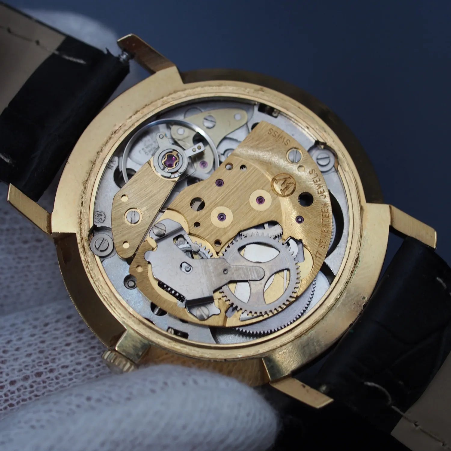 Doxa Synchron Ref. 53.002.41 – back case