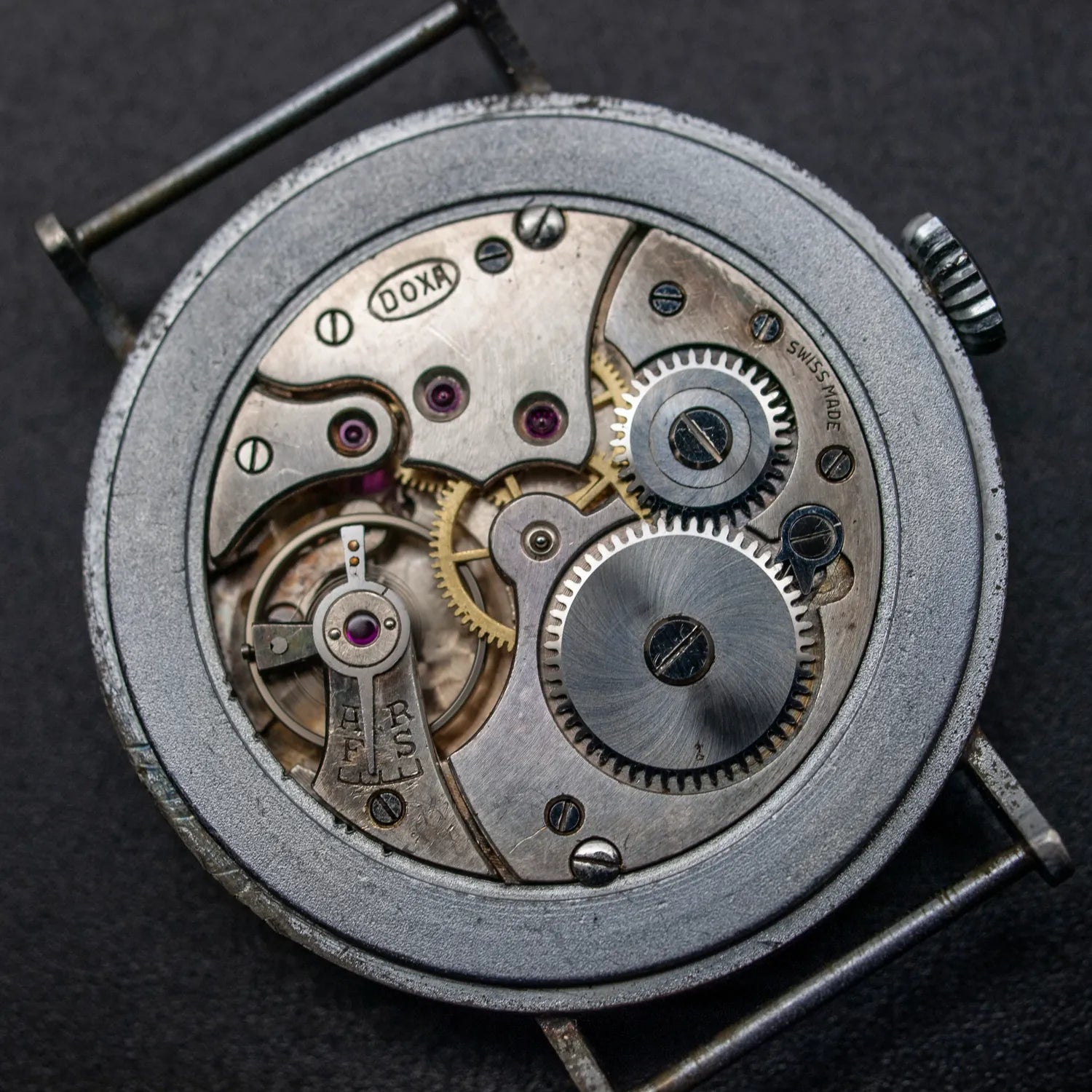 Doxa WW2 – dial close-up
