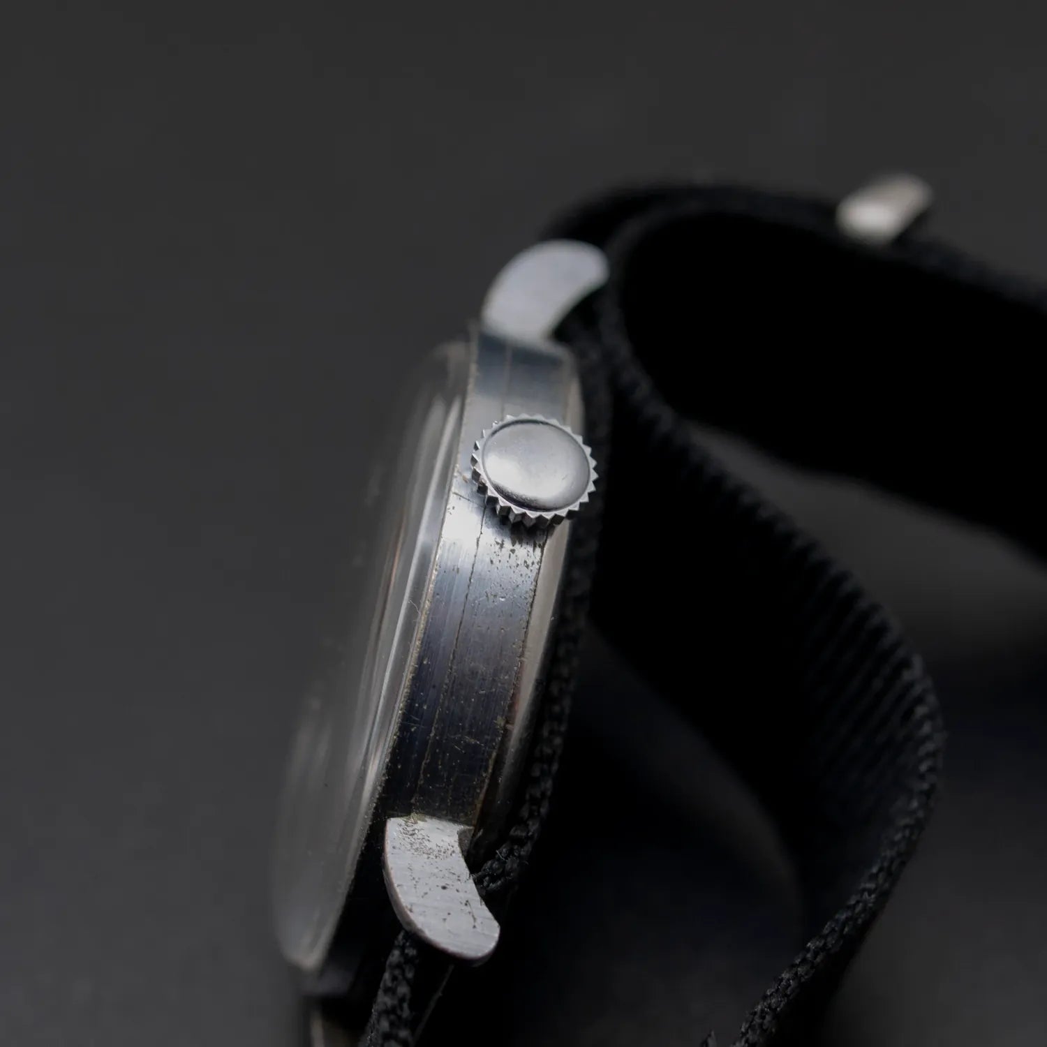Doxa WW2 – side view alternative angle