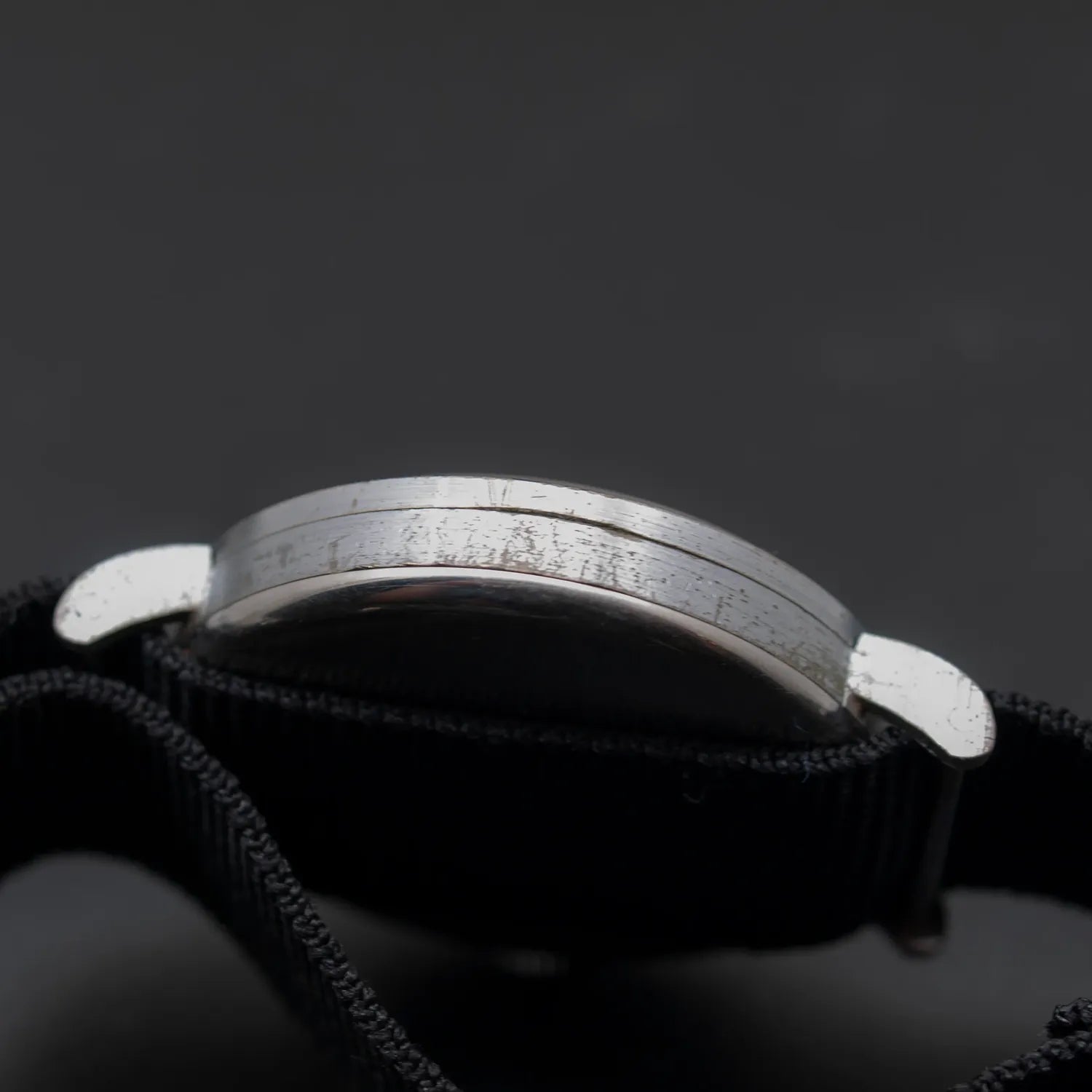 Doxa WW2 – movement close-up