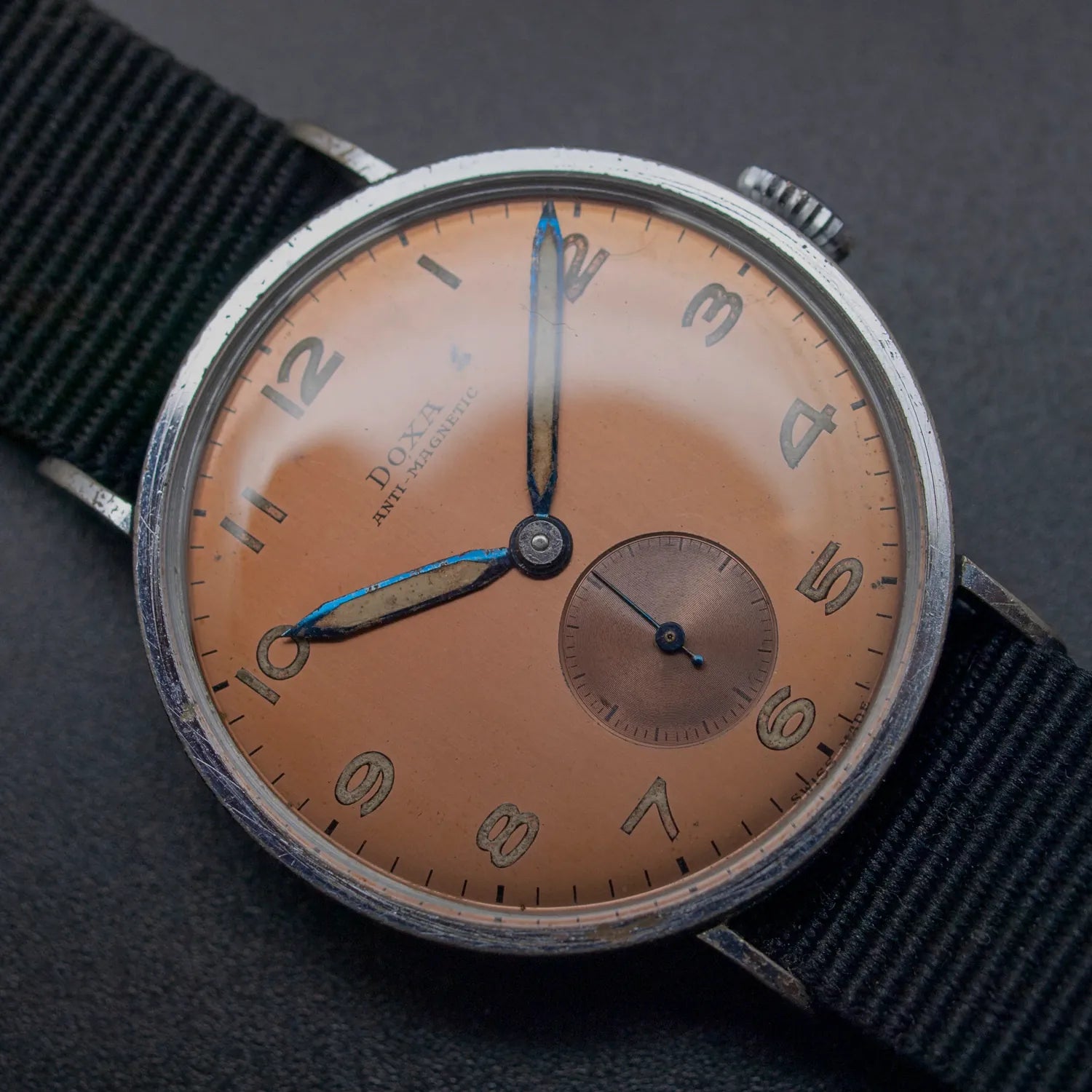 Doxa WW2 – front view