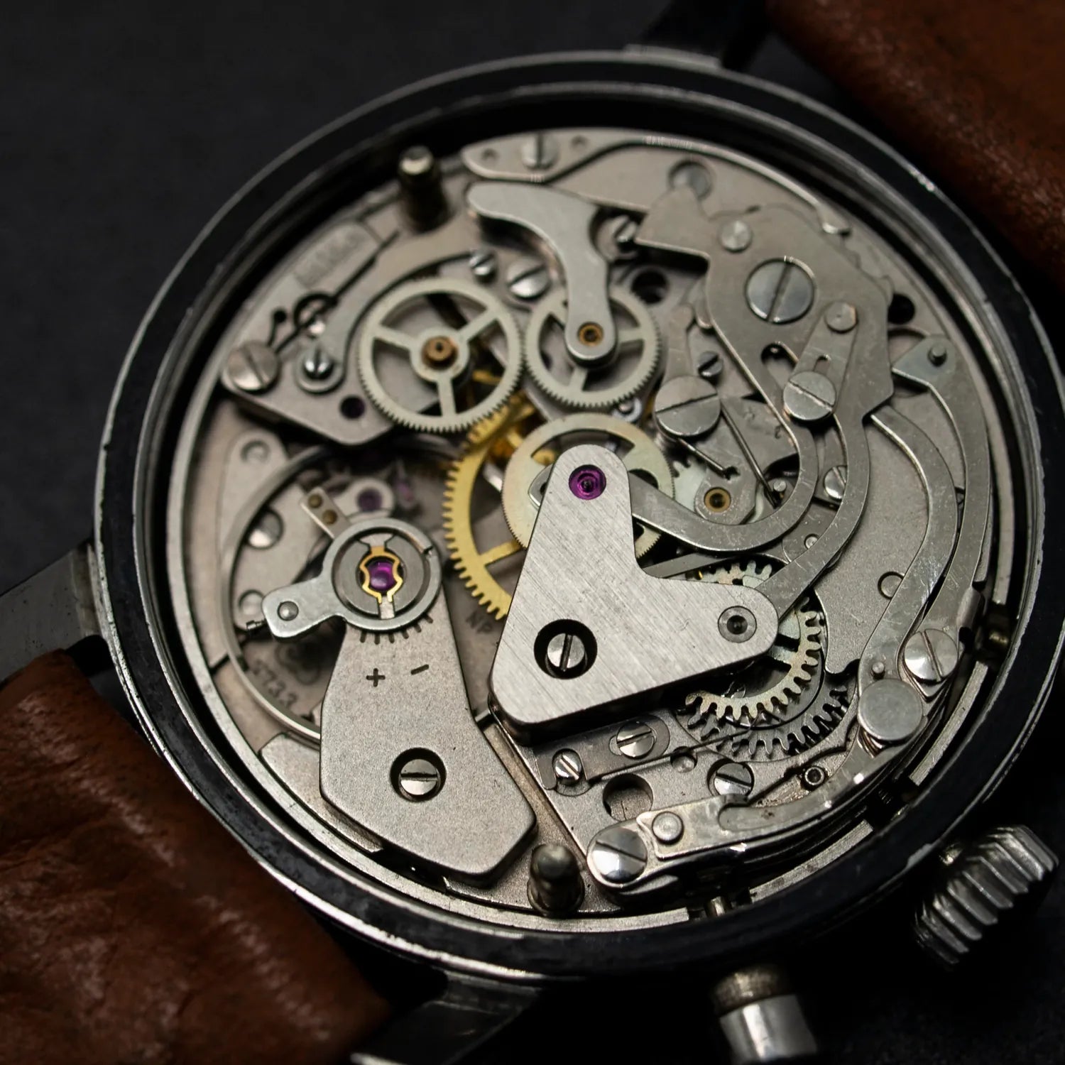 Dugena Chronograph Cal. 7733 – dial macro detail