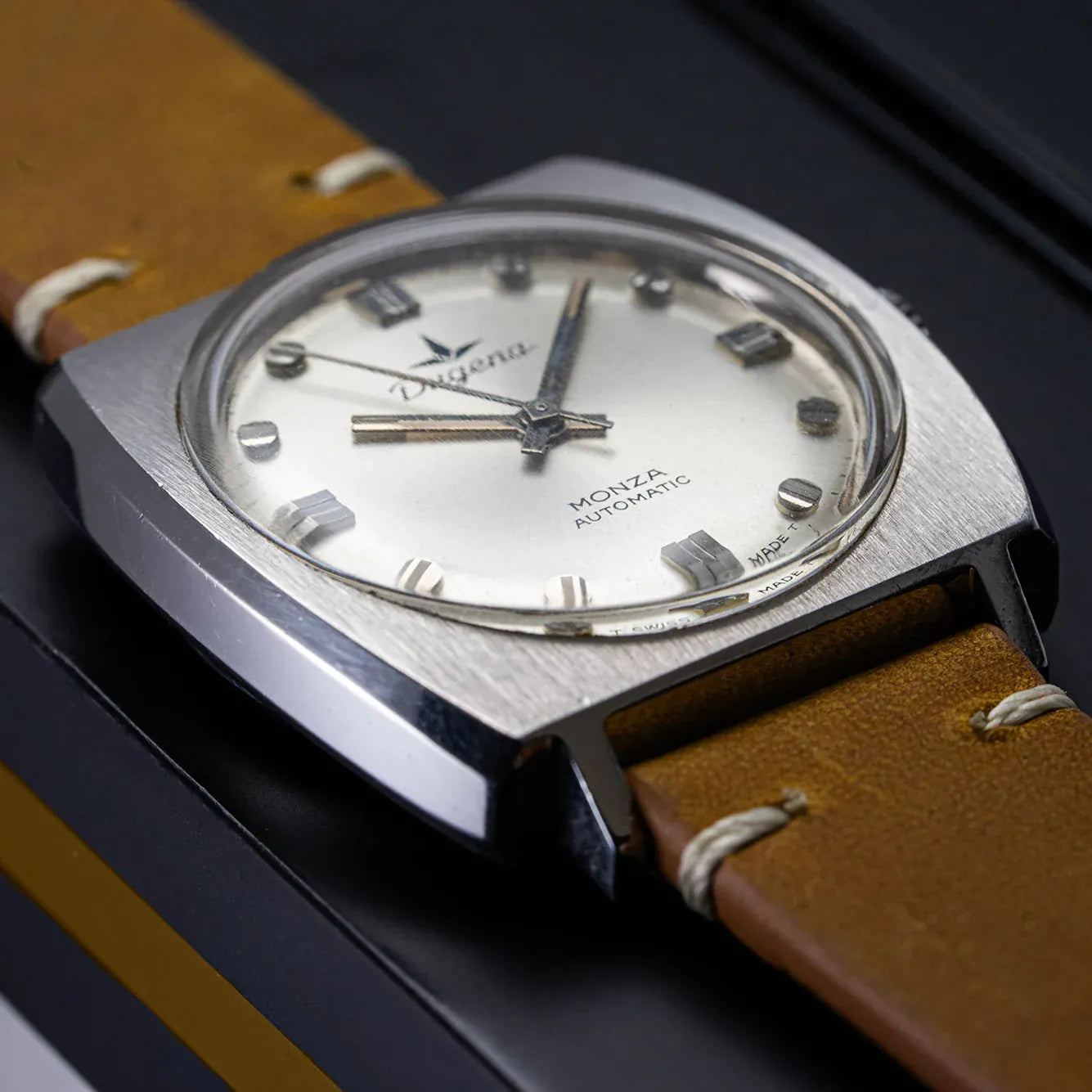 Dugena Monza Automatic, Cal. 2451,  Vintage Men's Square Watch – movement close-up