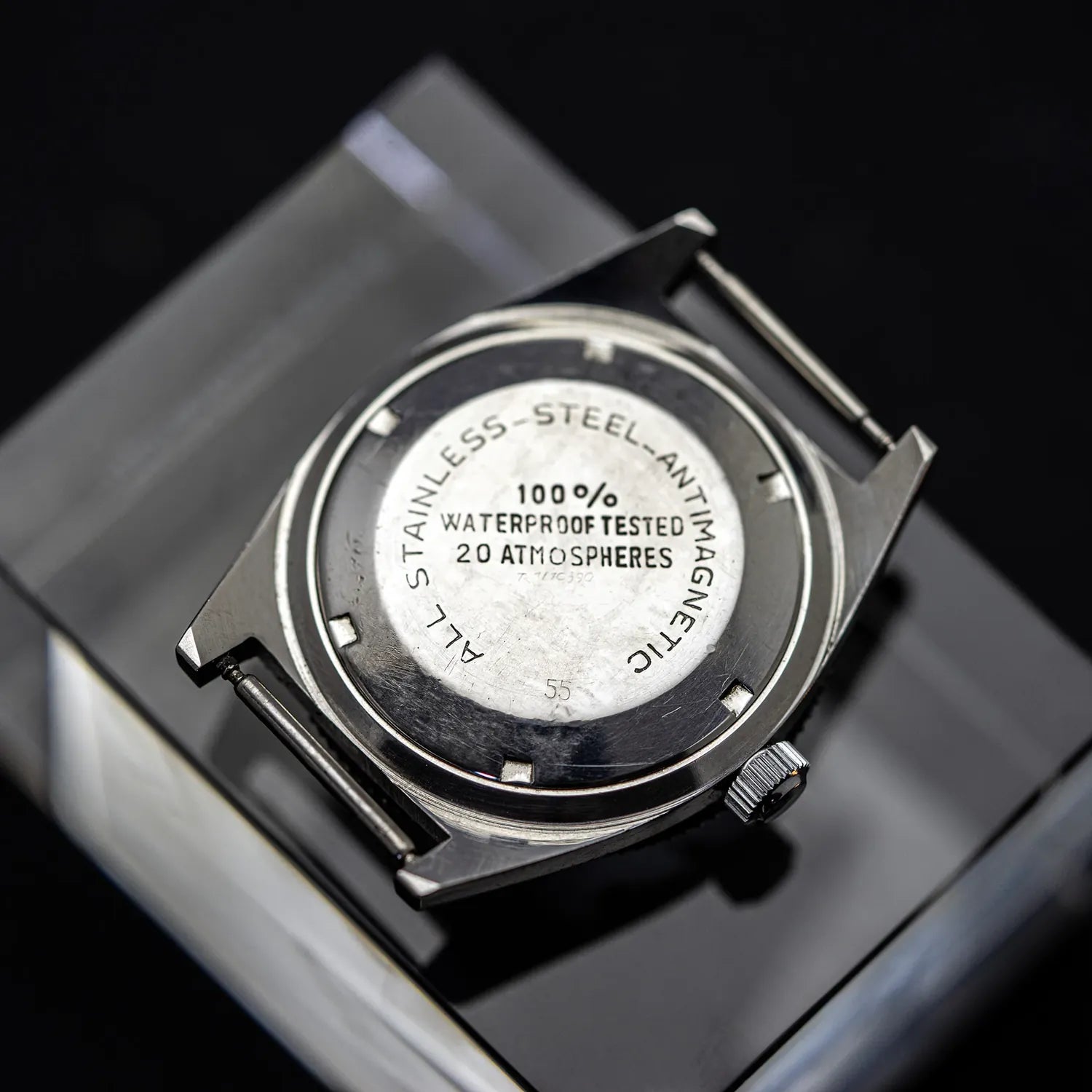 Dugena Watertrip Automatic Diver 200m Cal. 2123 – side view alternative angle