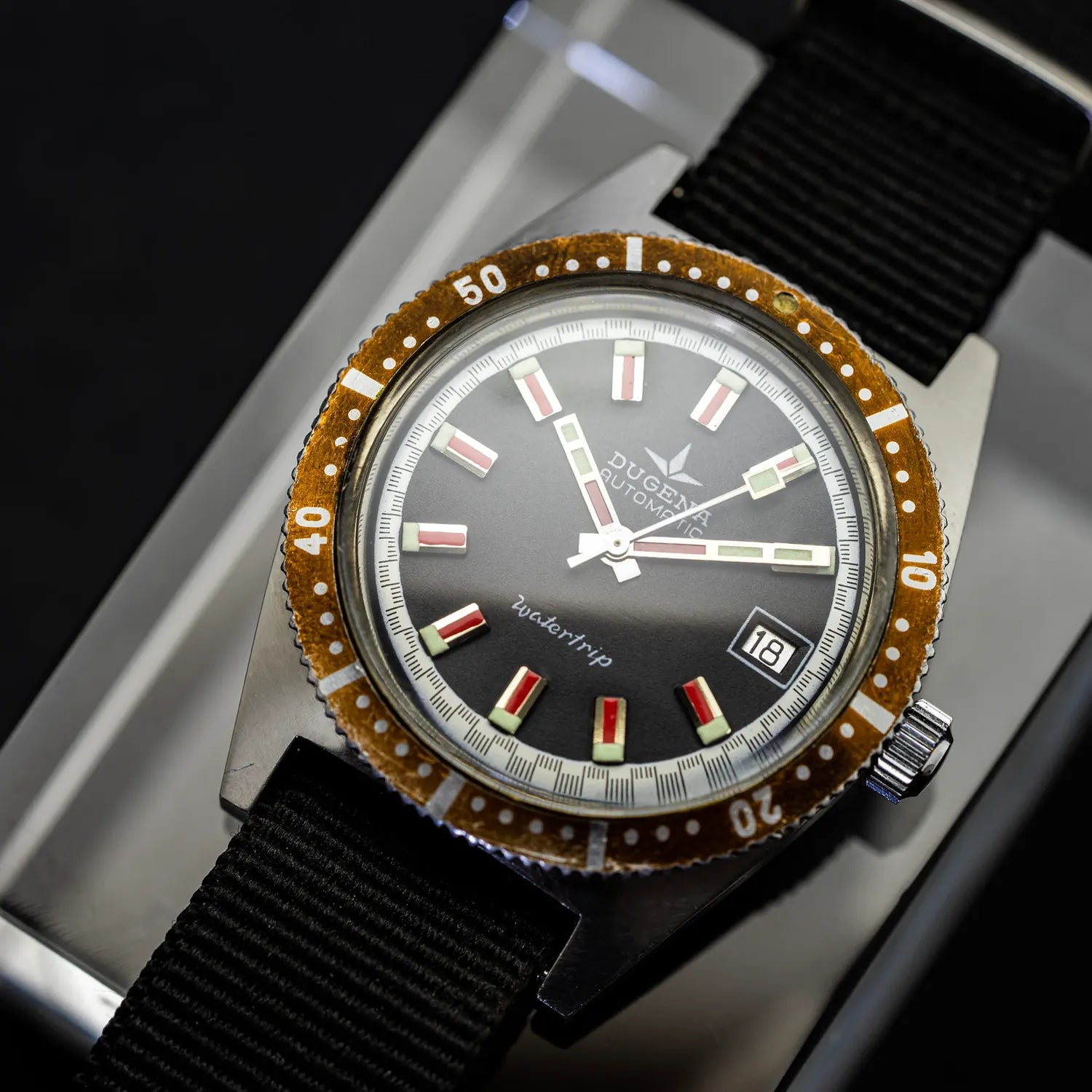Dugena Watertrip Automatic Diver 200m Cal. 2123 – back case