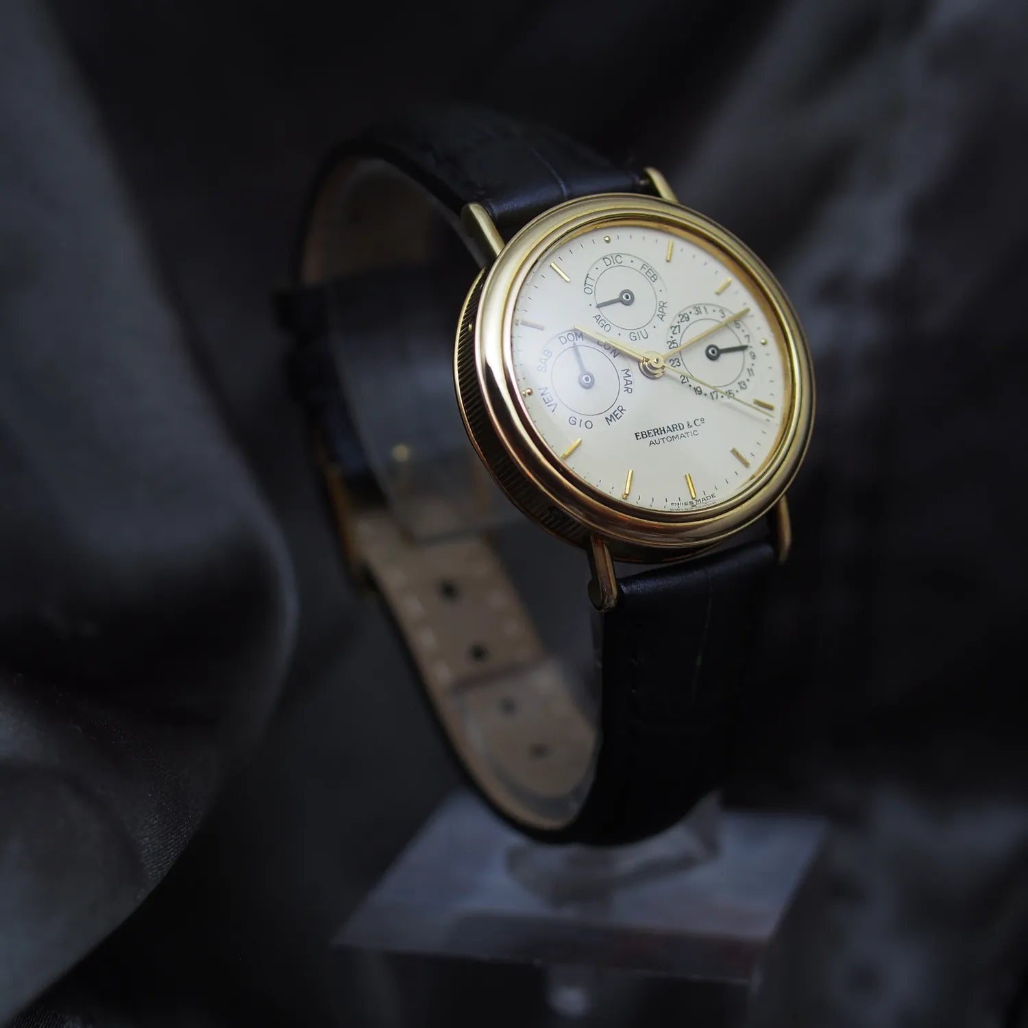 Eberhard And Co. Les Quantiemes Ref. 36012. Annual Calendar – strap detail