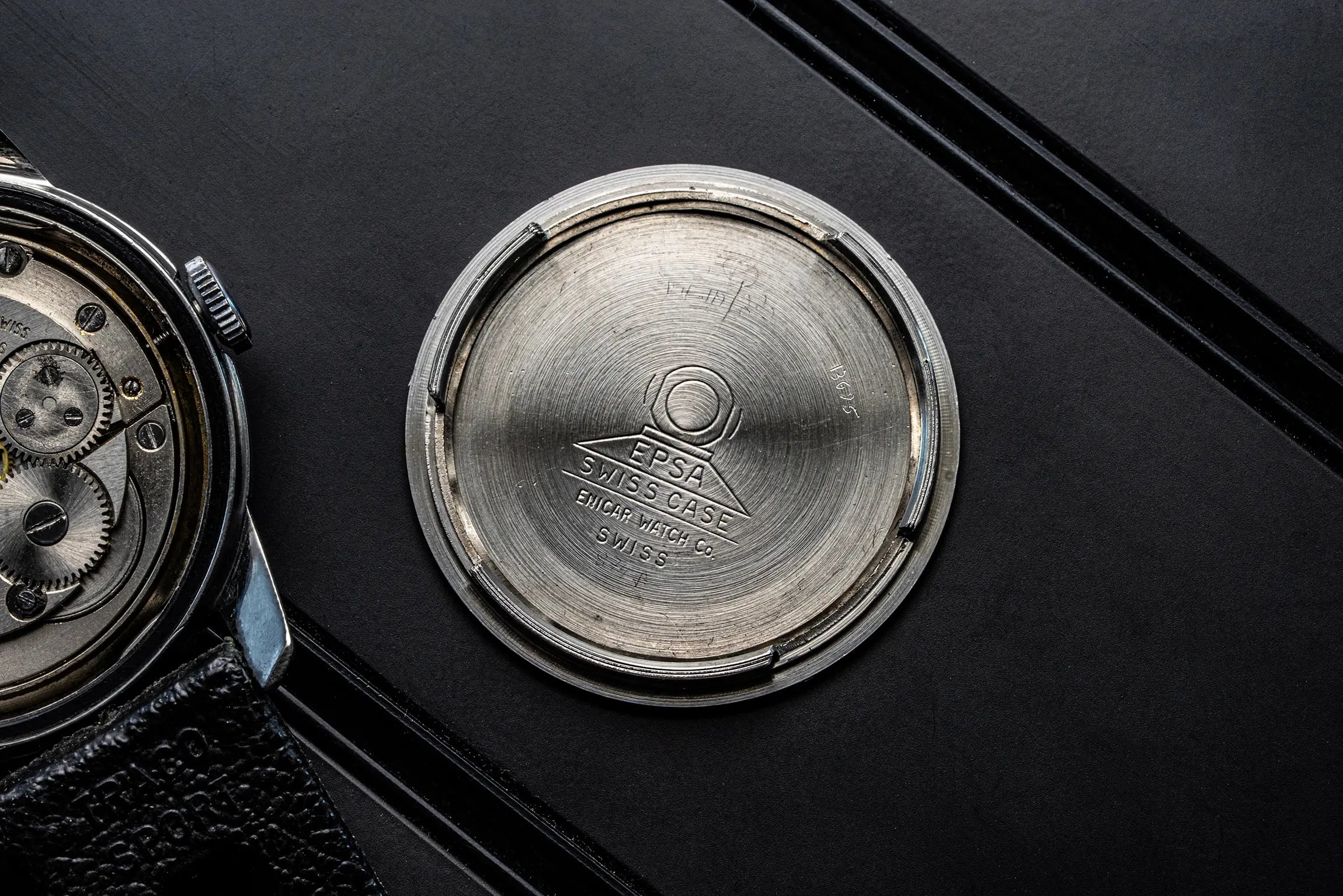 Enicar Sherpa Ultrasonic Seapearl 120/013 AR 1121 macro shot on EPSA super Compressor Caseback