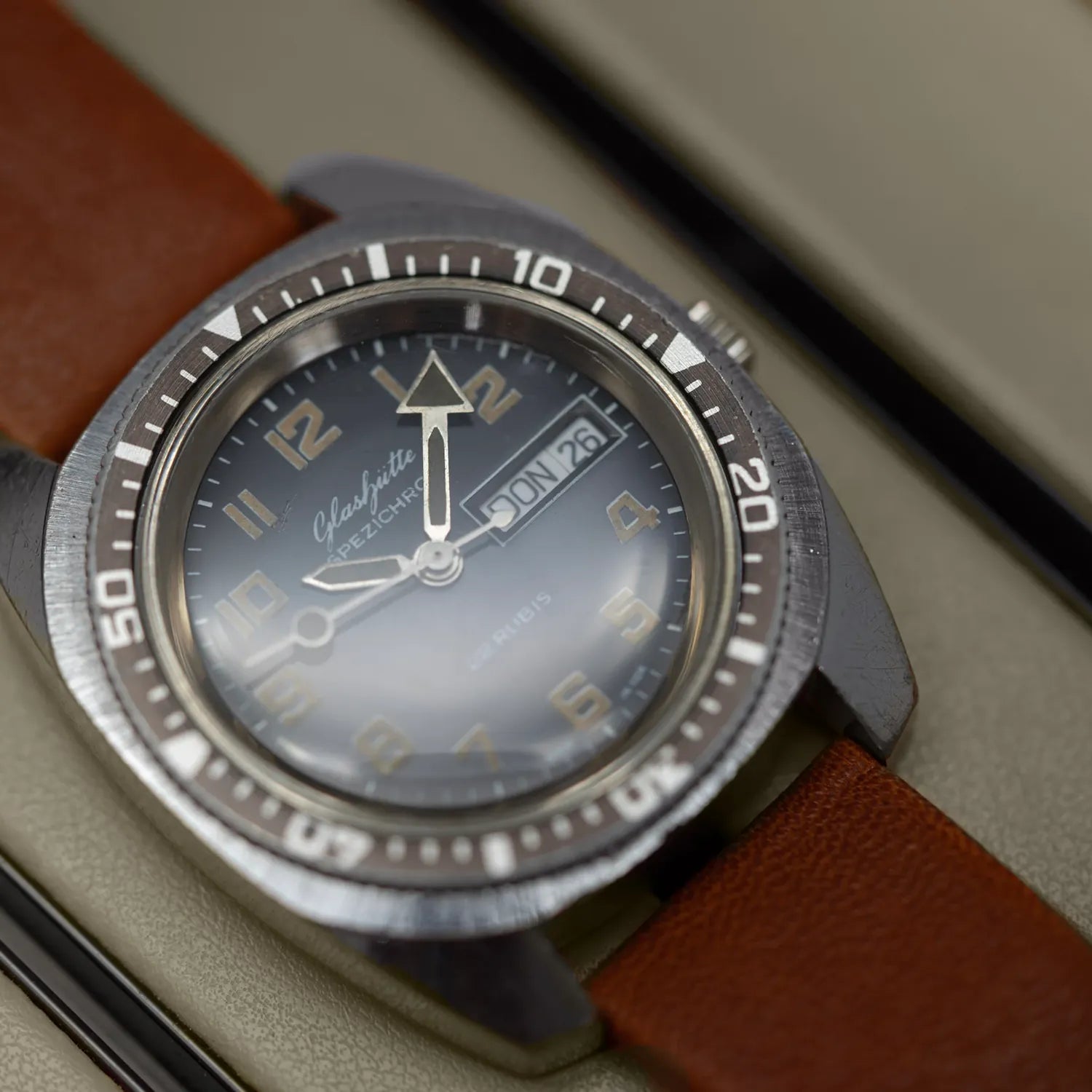 Glashutte Spezichron Automatic Vintage Diver – front view